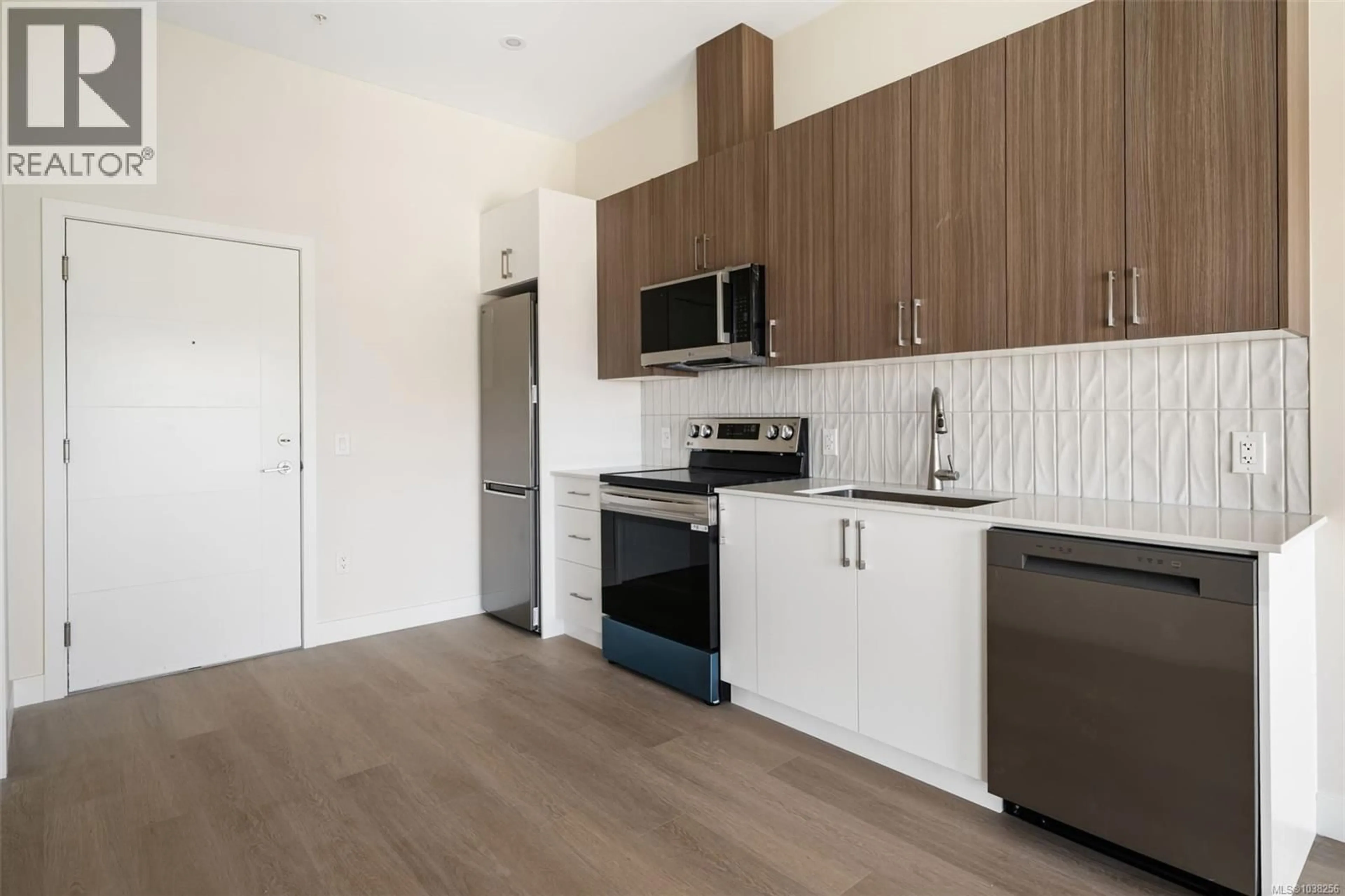 Standard kitchen, wood/laminate floor for 304 - 777 STATION AVENUE, Langford British Columbia V9B2S1
