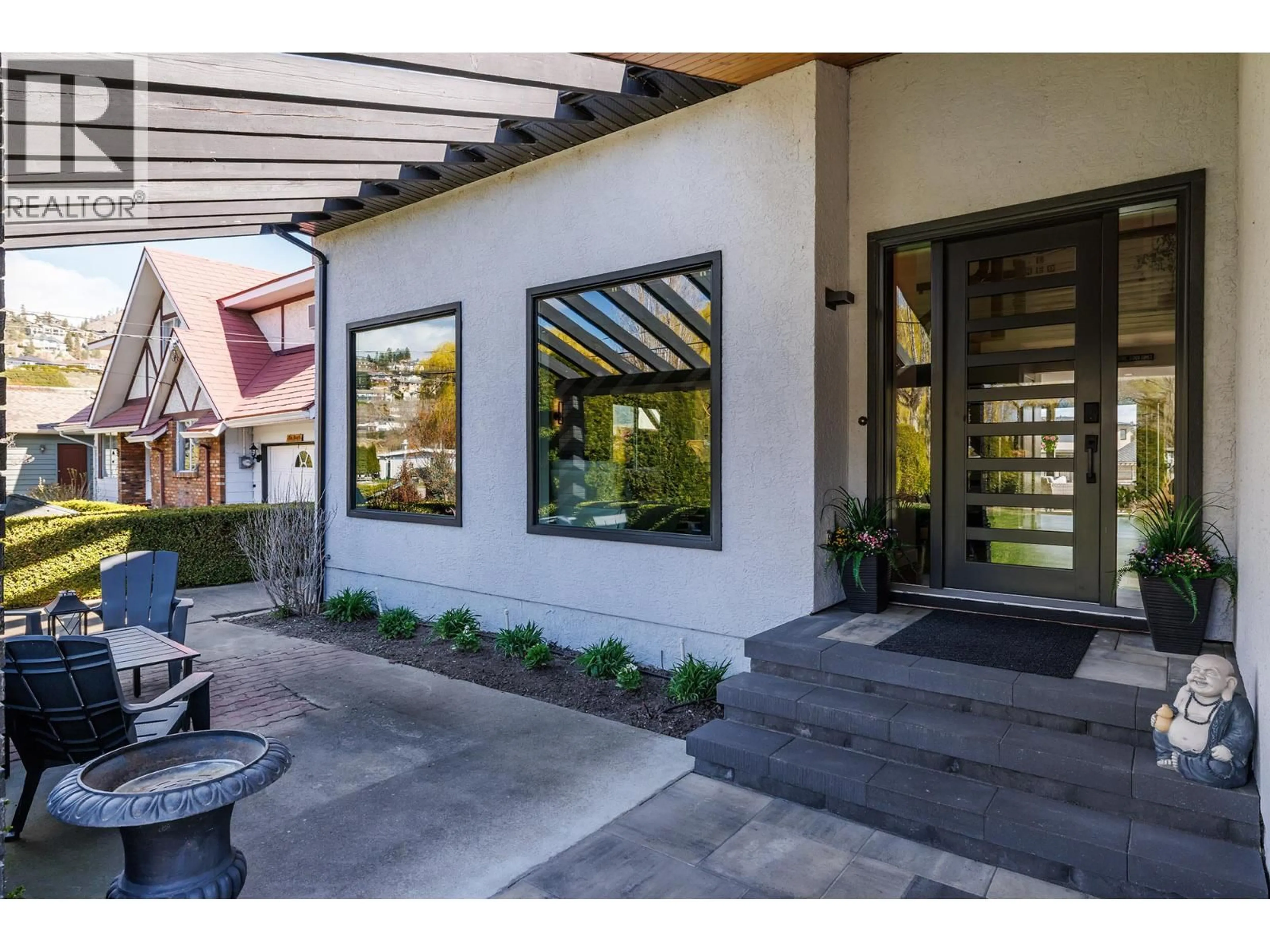 Indoor entryway for 1404 GREEN BAY ROAD, West Kelowna British Columbia V4T2B8