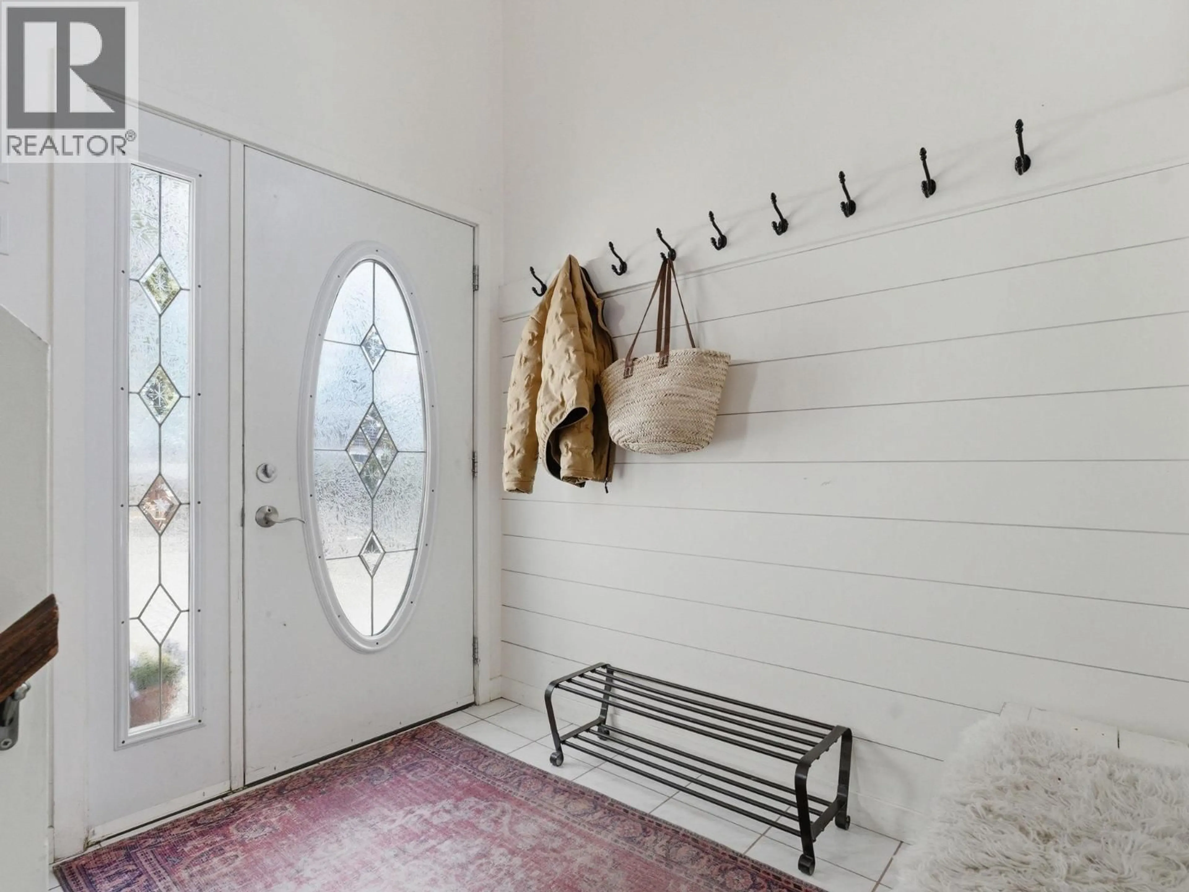 Indoor entryway for 3090 SMITH CREEK ROAD, West Kelowna British Columbia V4T1M8