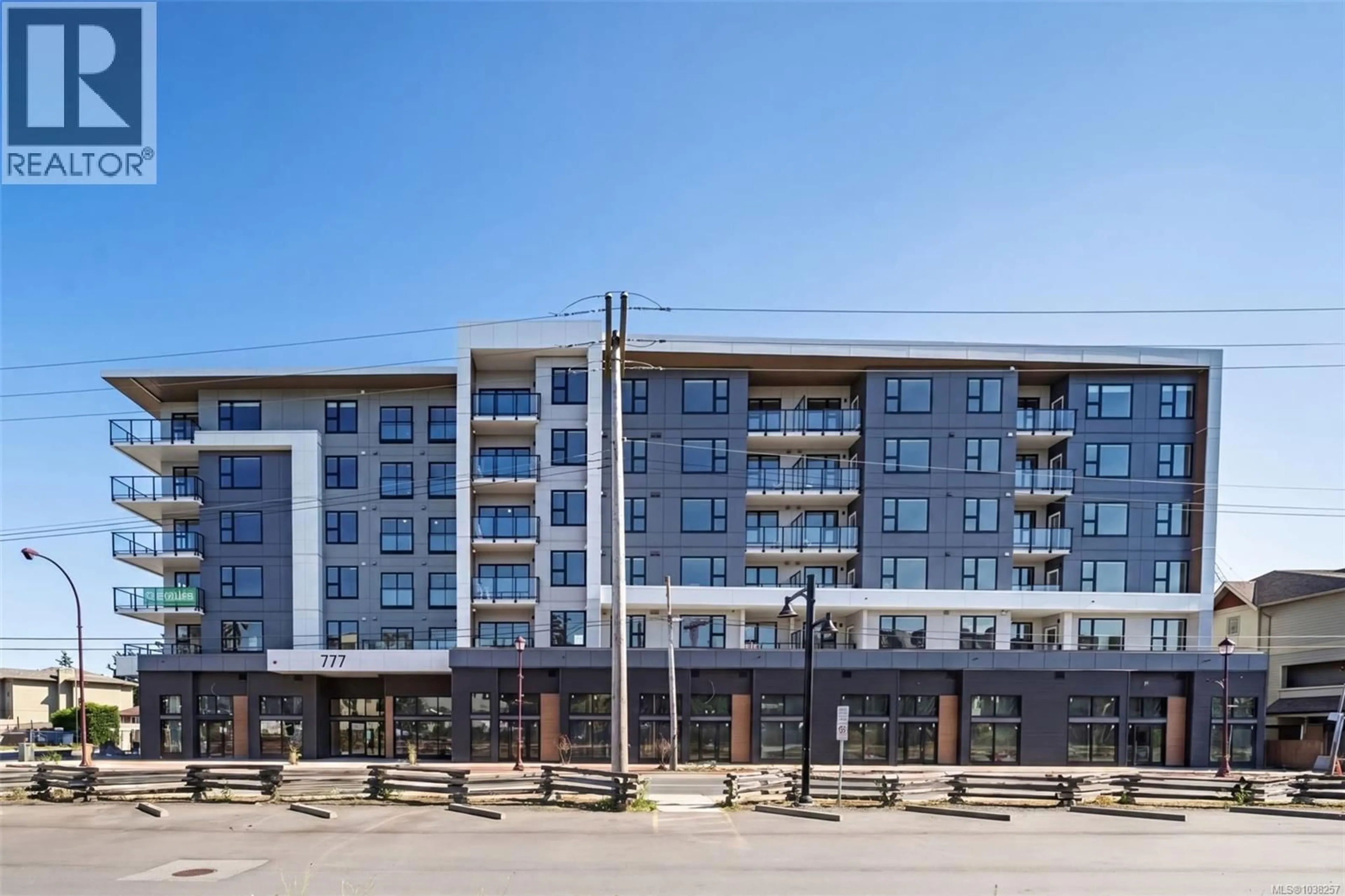Patio, building for 605 - 777 STATION AVENUE, Langford British Columbia V9B2S1