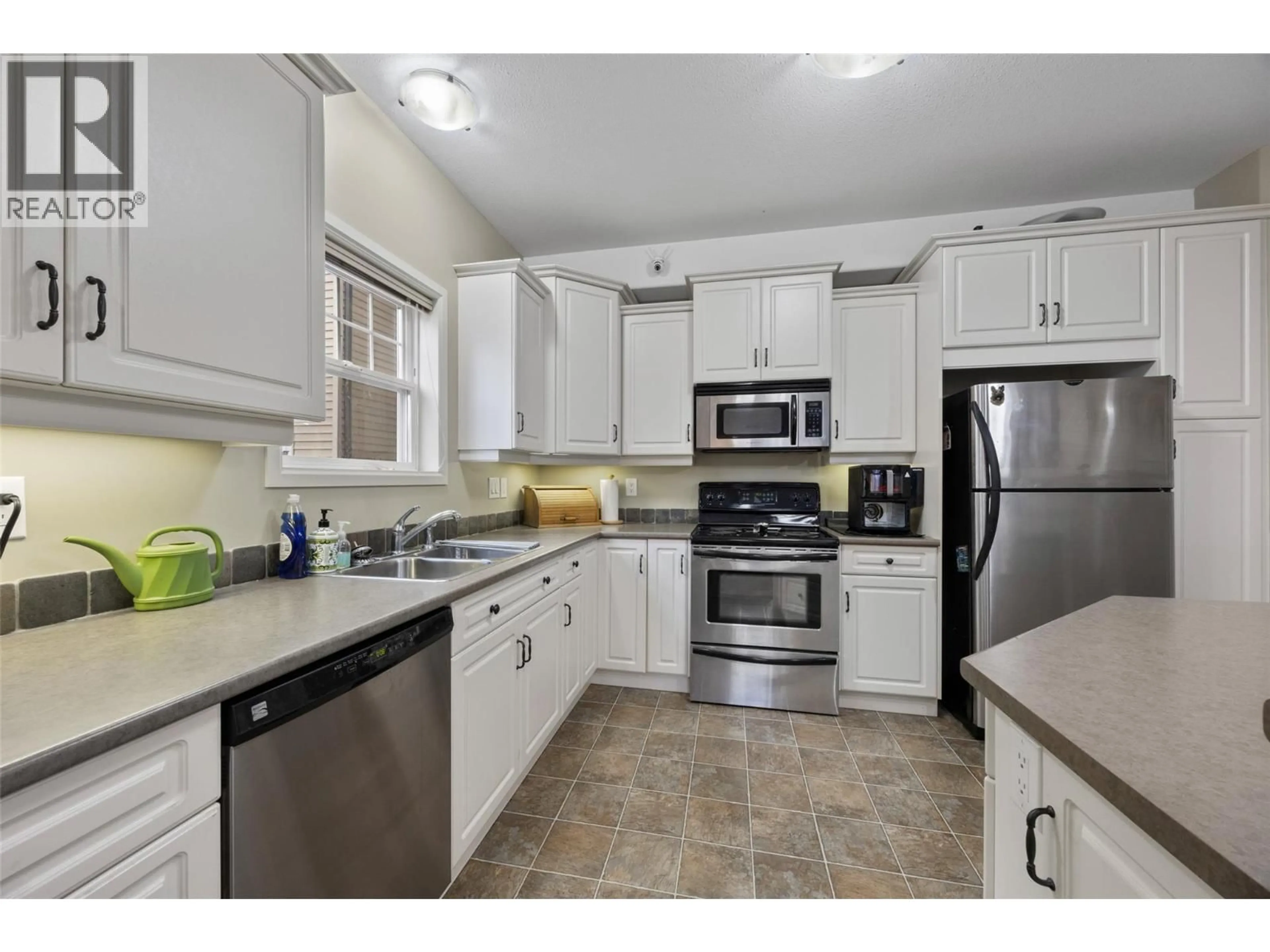 Standard kitchen, ceramic/tile floor for 212 - 550 LORNE STREET, Kamloops British Columbia V2C1W3