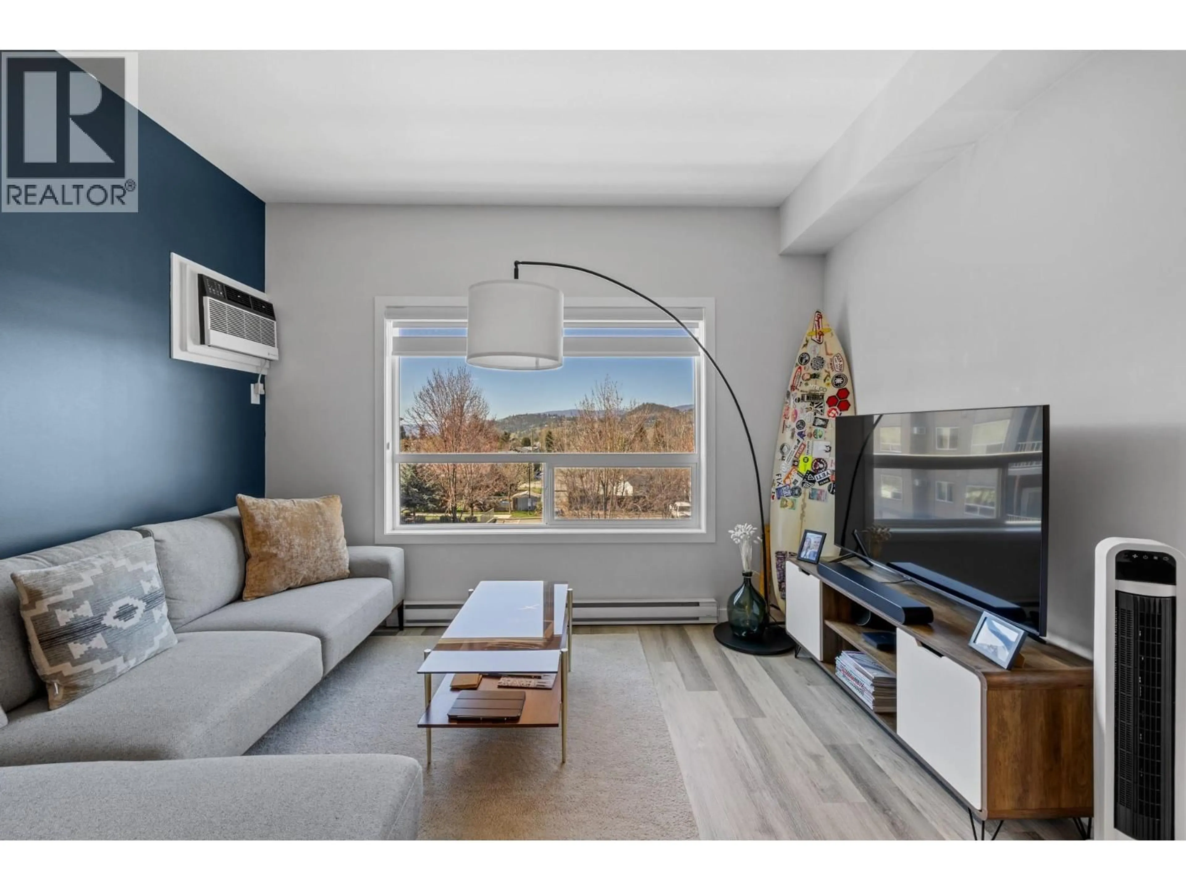 Living room with furniture, unknown for 313 - 770 RUTLAND ROAD, Kelowna British Columbia V1X3B7