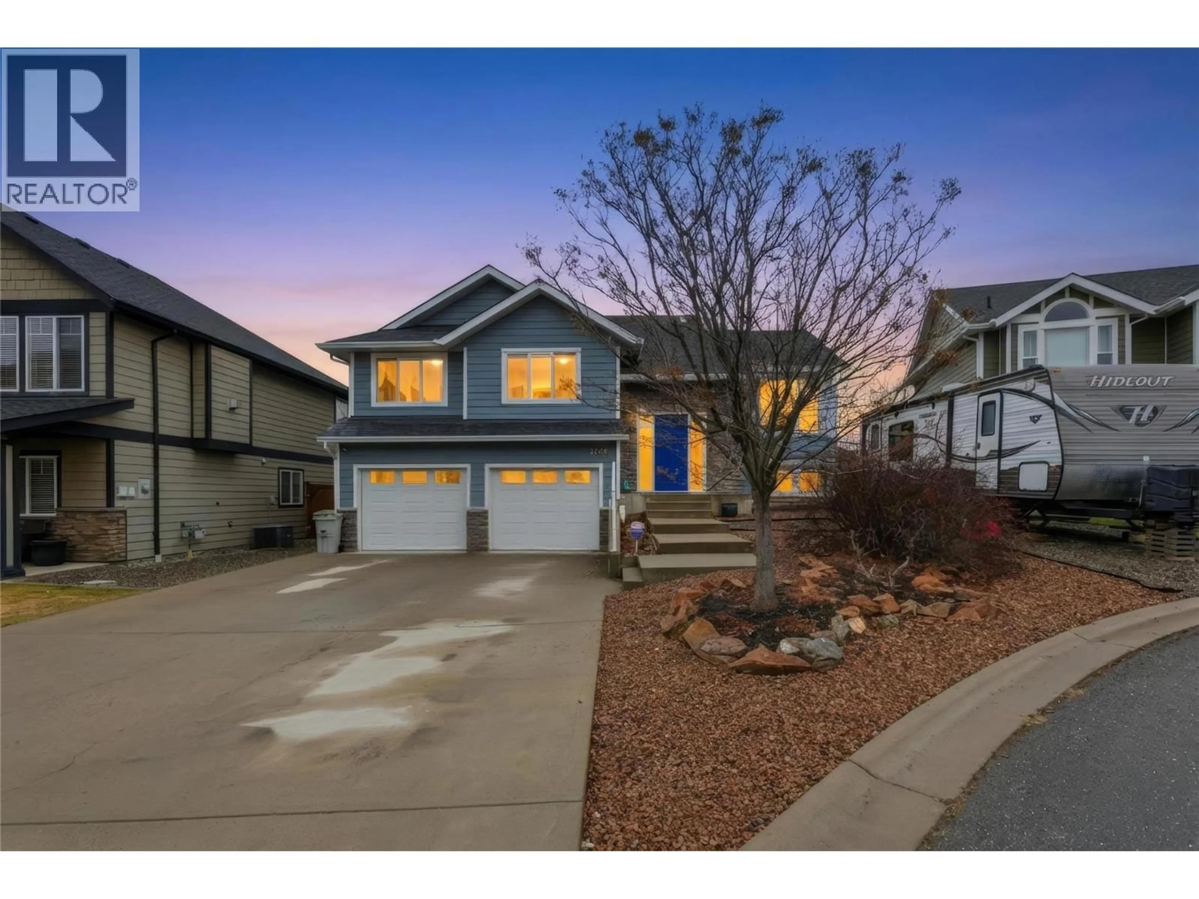 Home with vinyl exterior material, street for 2150 CANTLE PLACE, Kamloops British Columbia V2B0A7