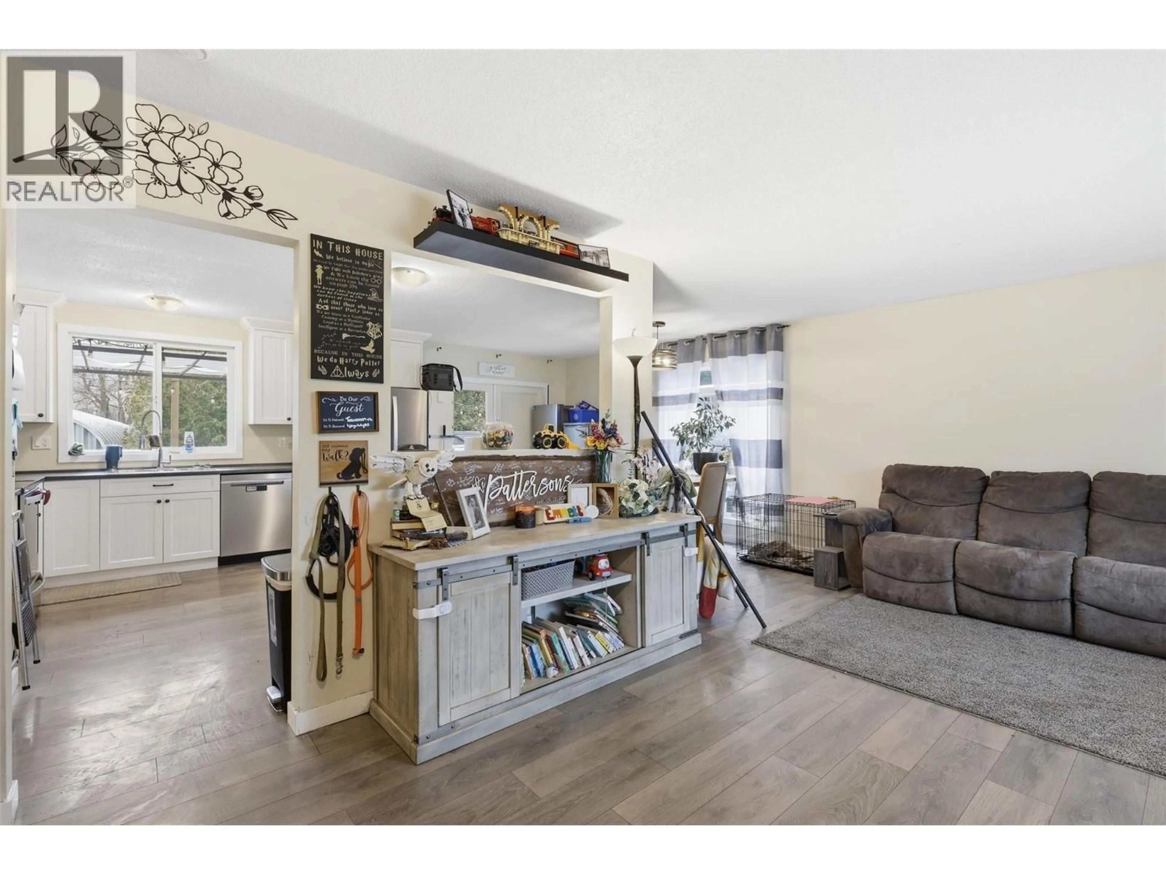 Open concept kitchen, unknown for 2569 CRESTLINE PLACE, Kamloops British Columbia V2B4V5