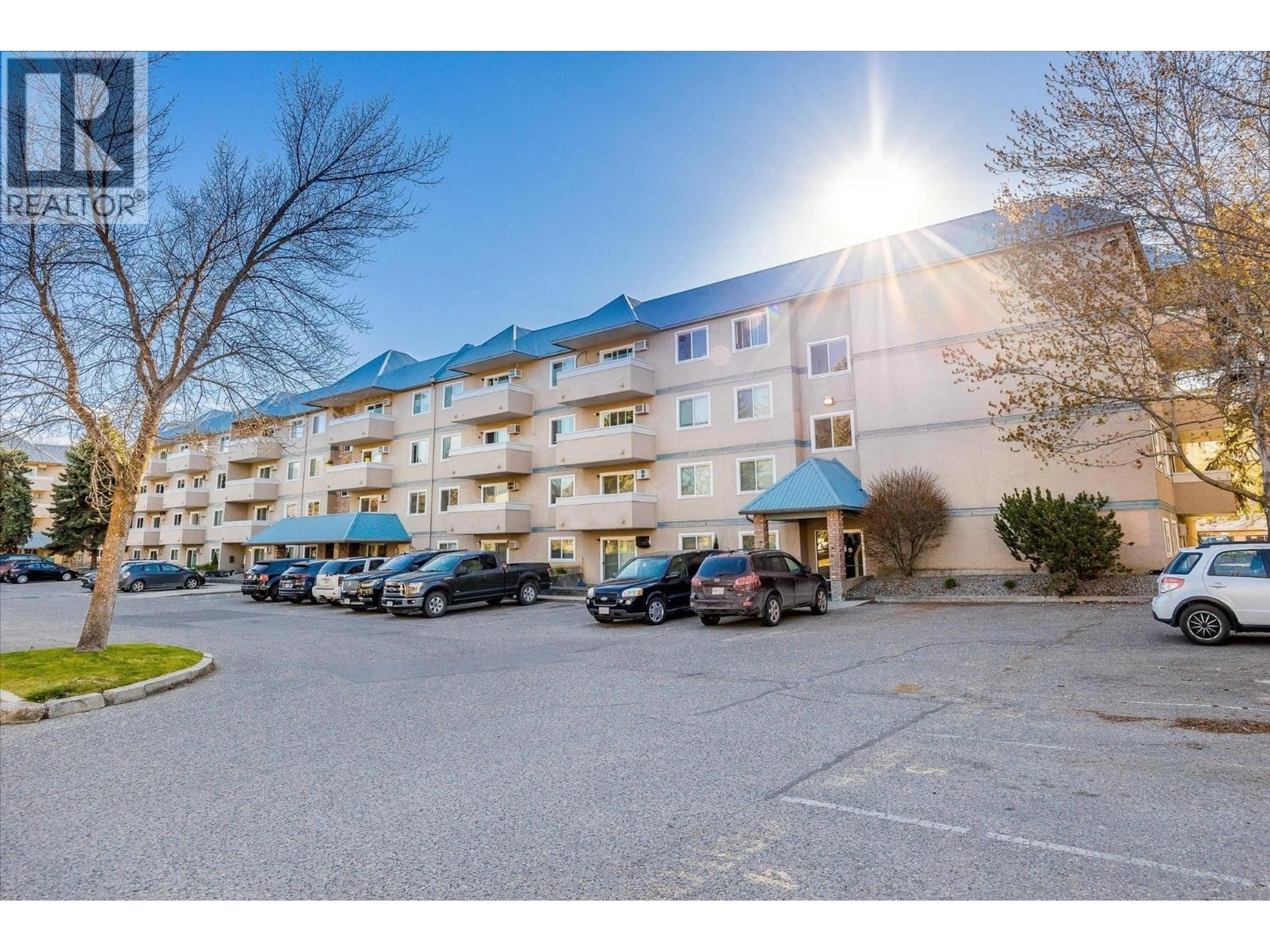 Unknown for 300 - 3160 DE MONTREUIL COURT, Kelowna British Columbia V1W3W3