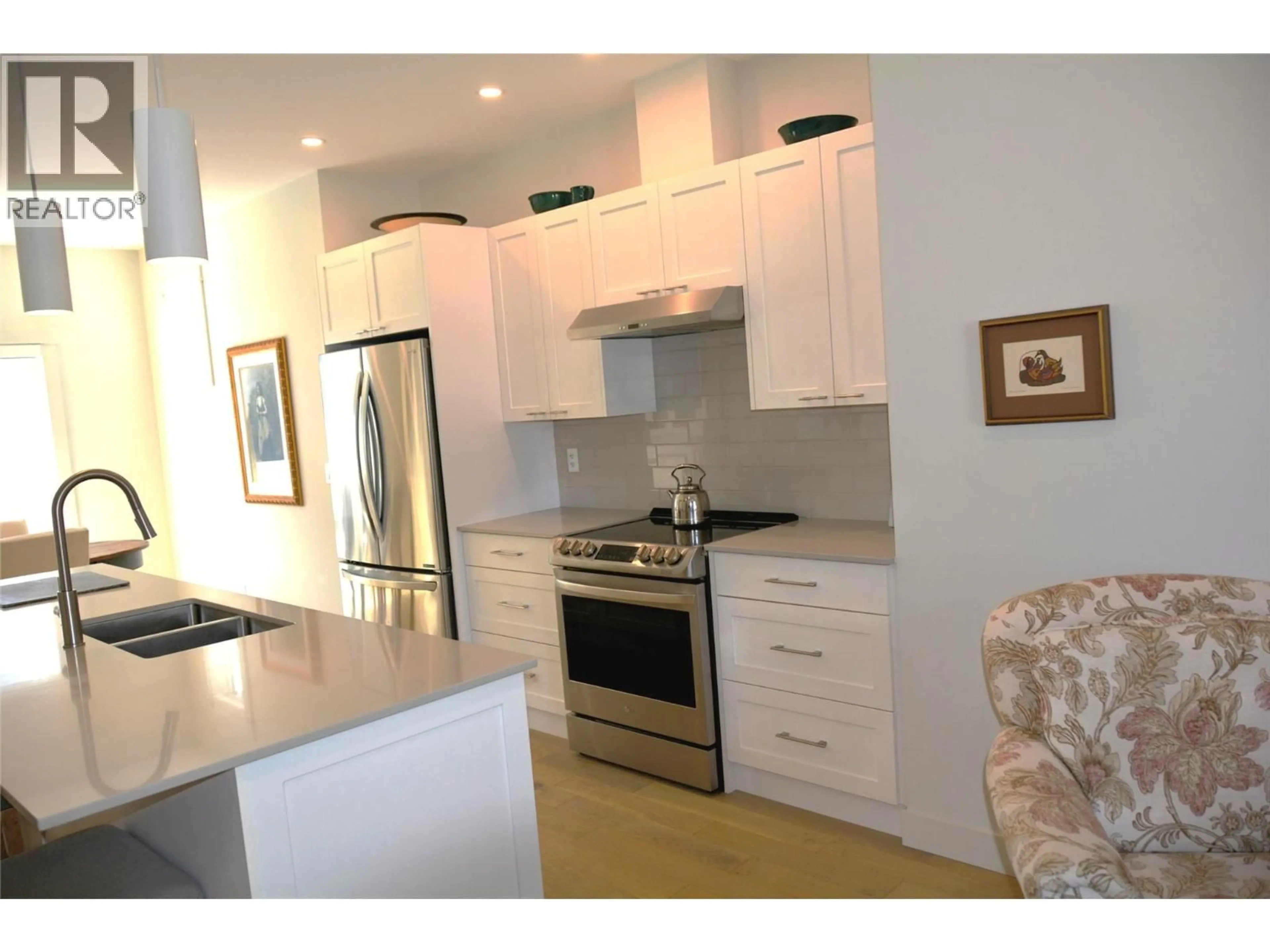 Open concept kitchen, unknown for 104 - 1393 9TH AVENUE, Kamloops British Columbia V2C0H8