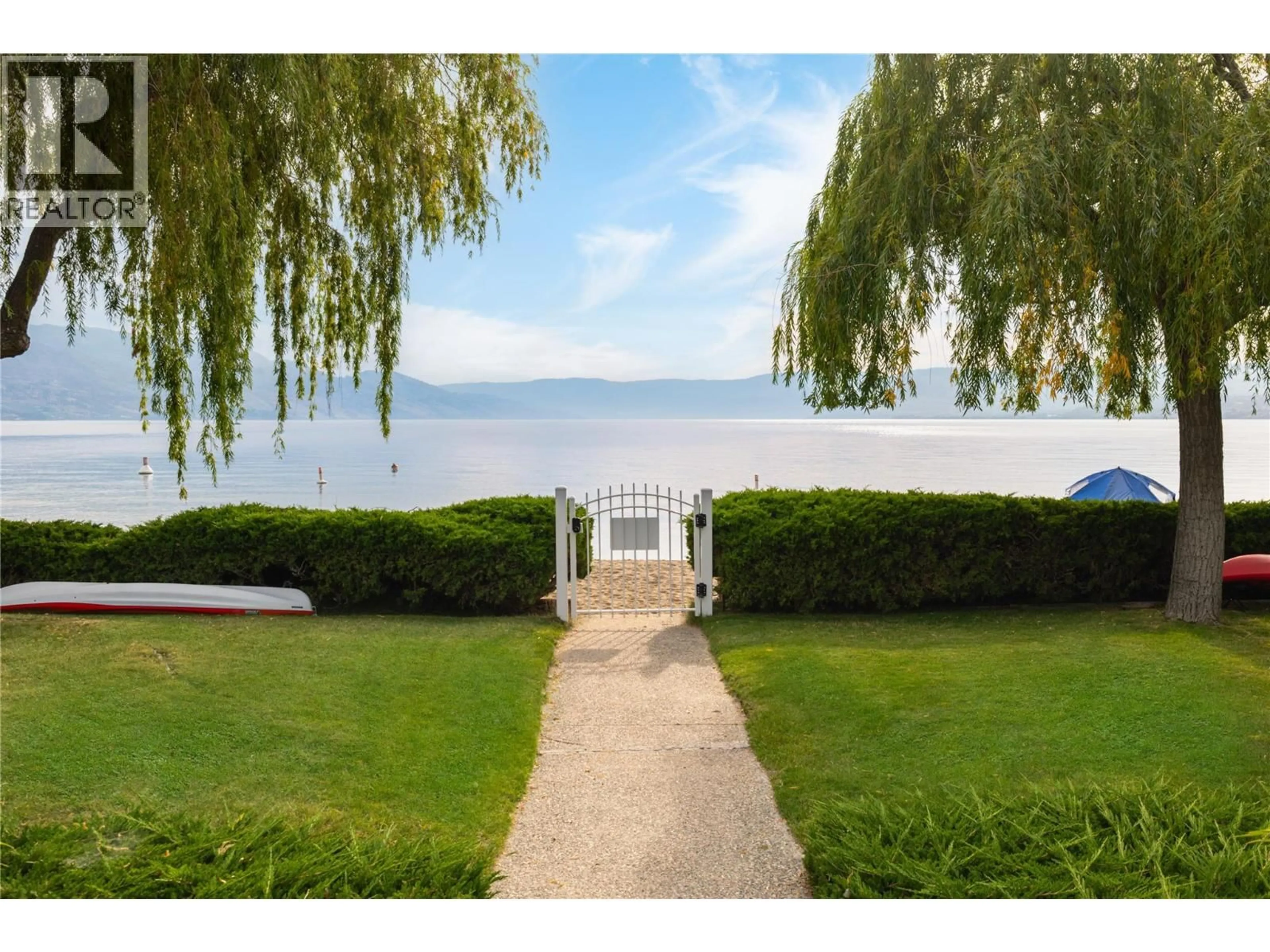 Patio, water/lake/river/ocean view for 305 - 4004 BLUEBIRD ROAD, Kelowna British Columbia V1W1X6