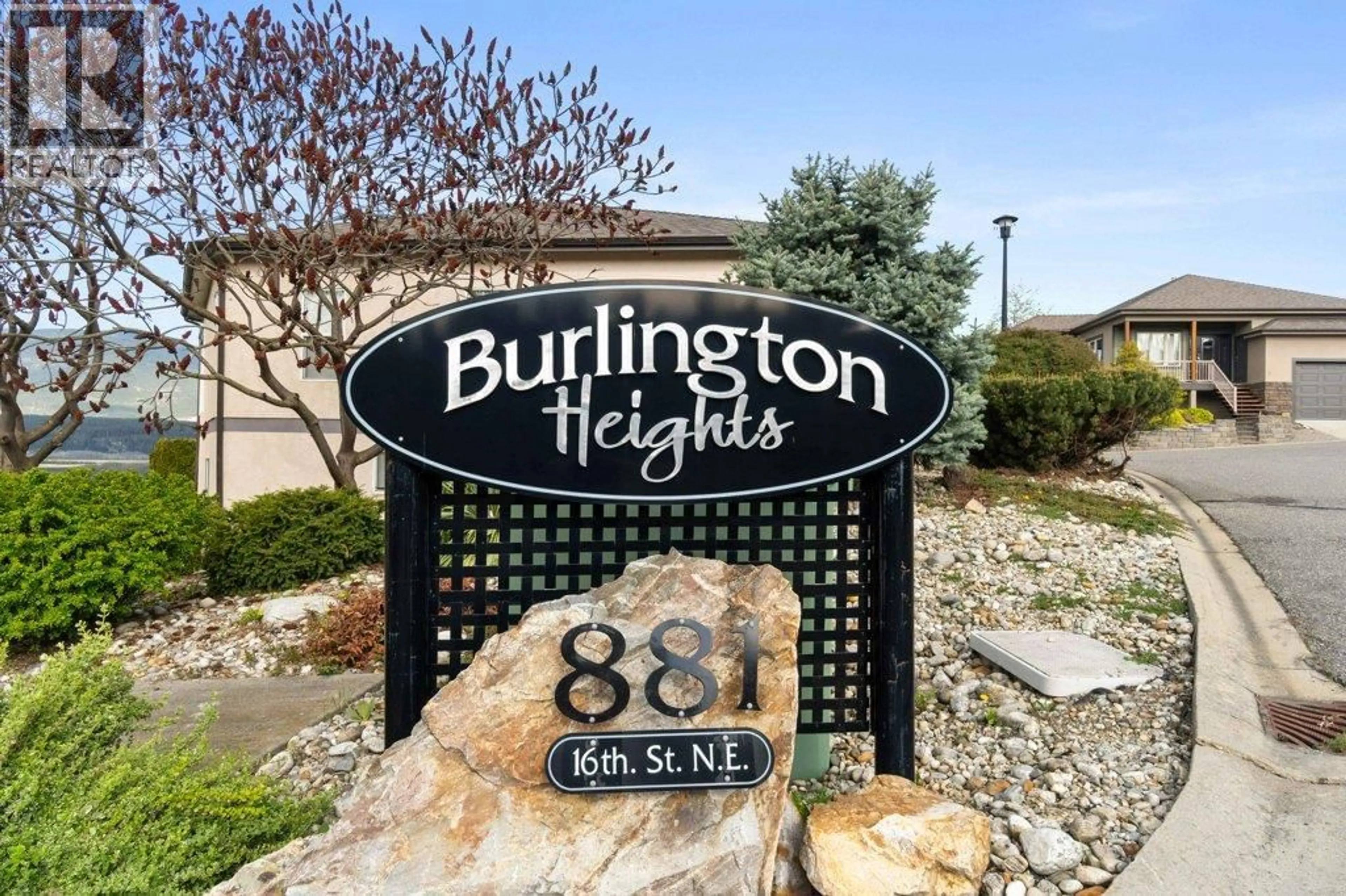 Indoor foyer for 7 - 881 16 STREET NORTHEAST, Salmon Arm British Columbia V1E3L5