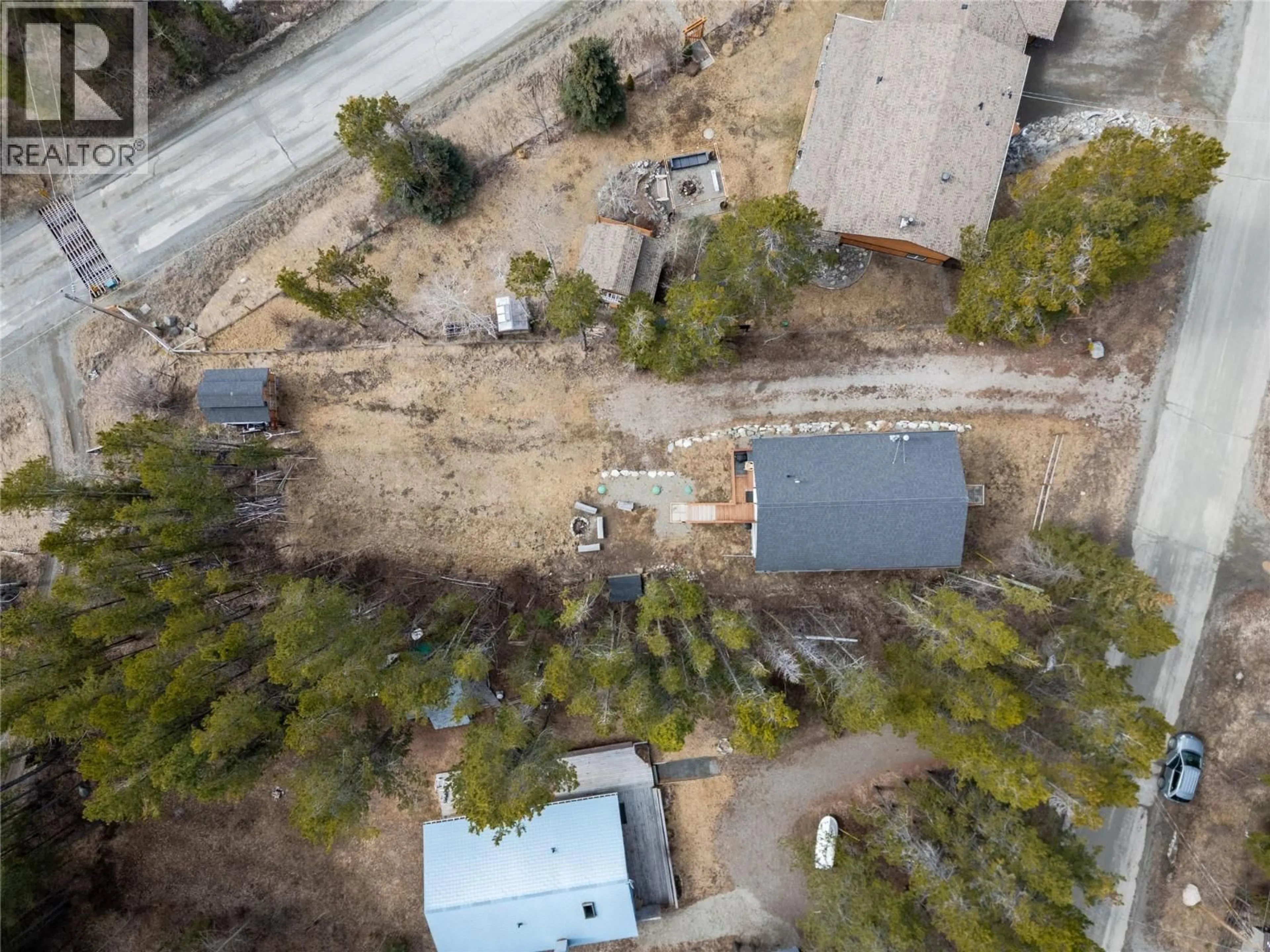 A pic from outside/outdoor area/front of a property/back of a property/a pic from drone, street for 3888 LOOKOUT DRIVE, Kamloops British Columbia V1S1Y8