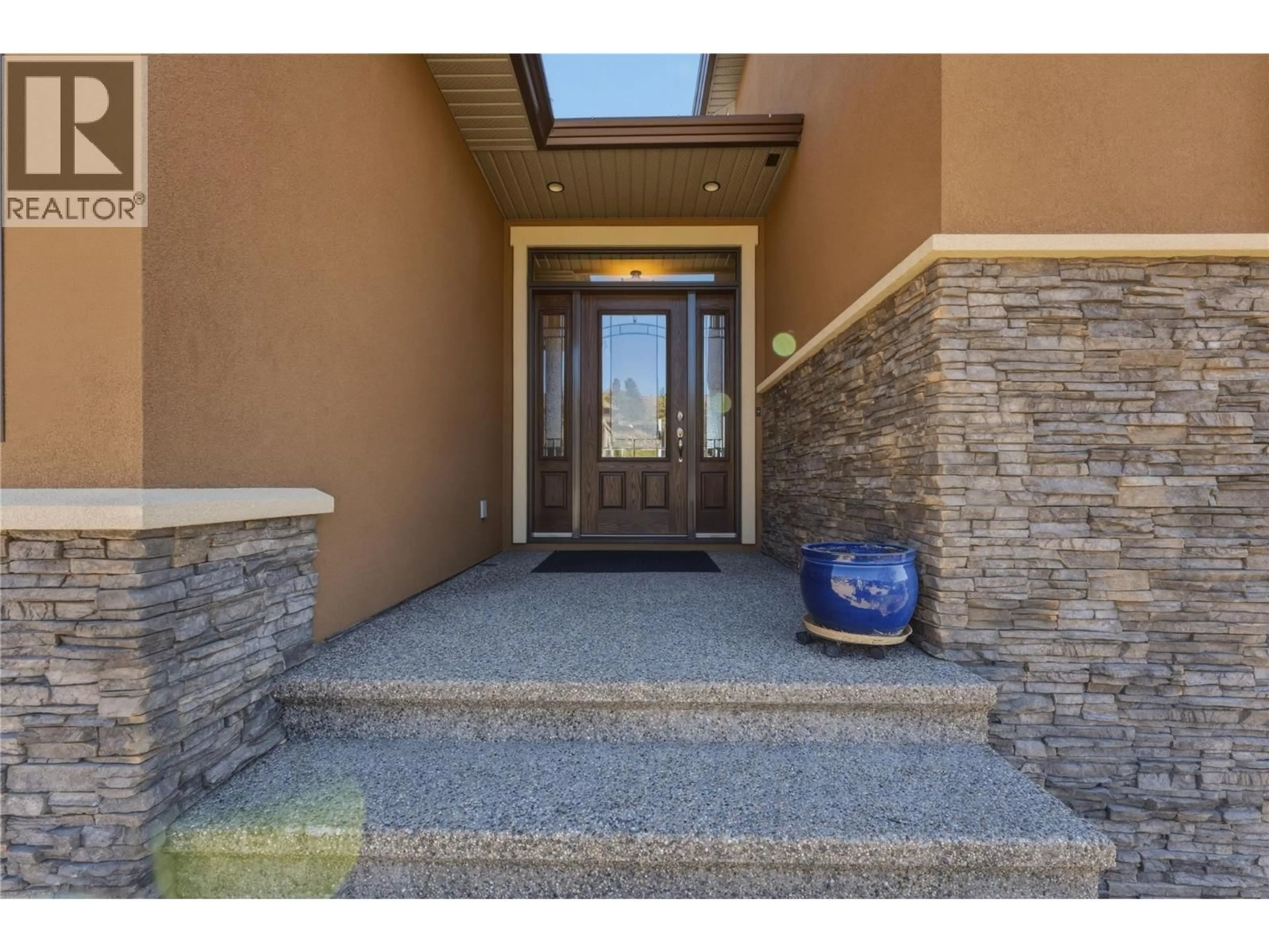 Indoor entryway for 2579 SYLVIA ROAD, Lake Country British Columbia V4V2R8