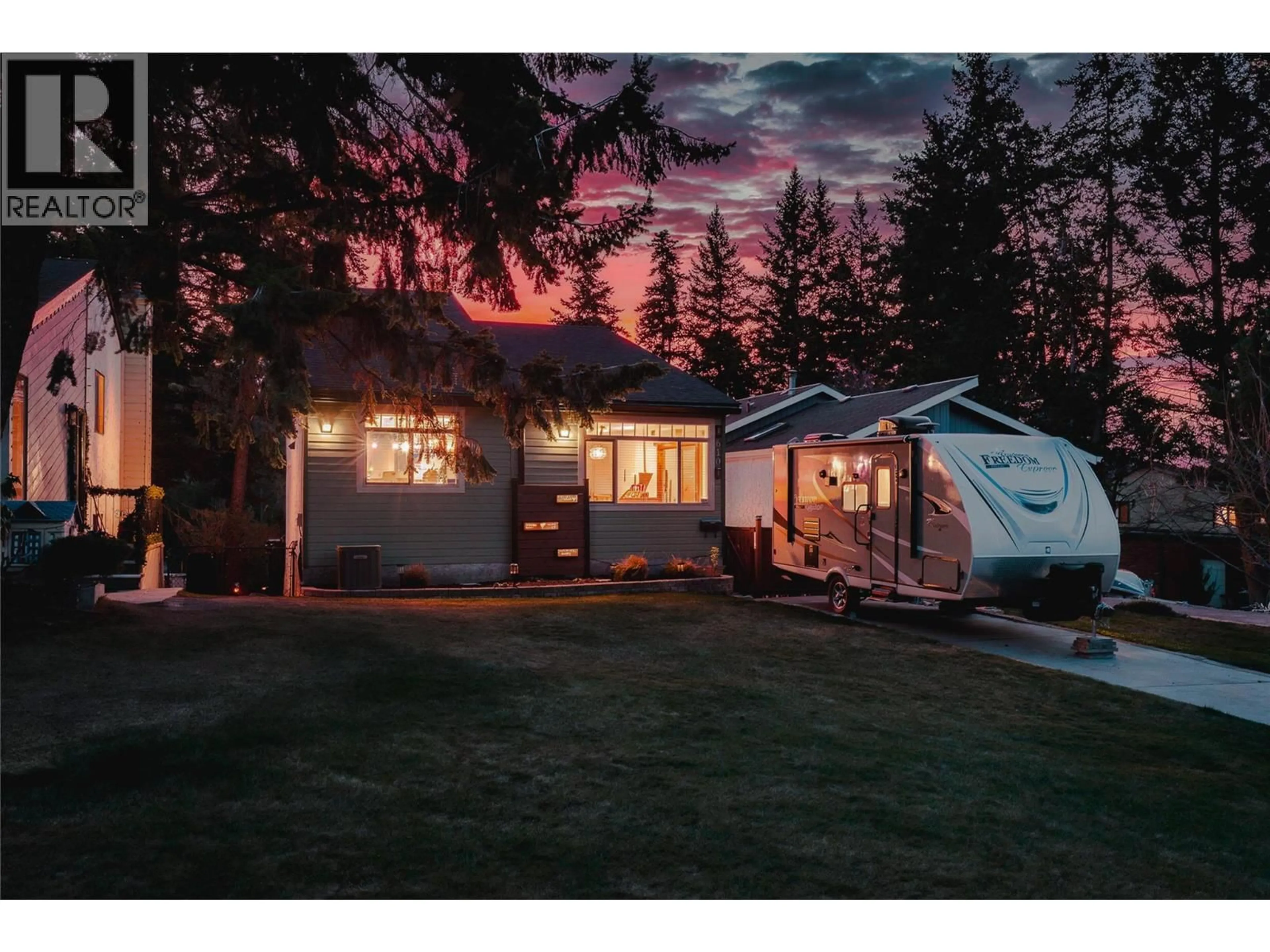 Home with vinyl exterior material, street for 610 GLENEAGLES DRIVE, Kamloops British Columbia V2E1Z1