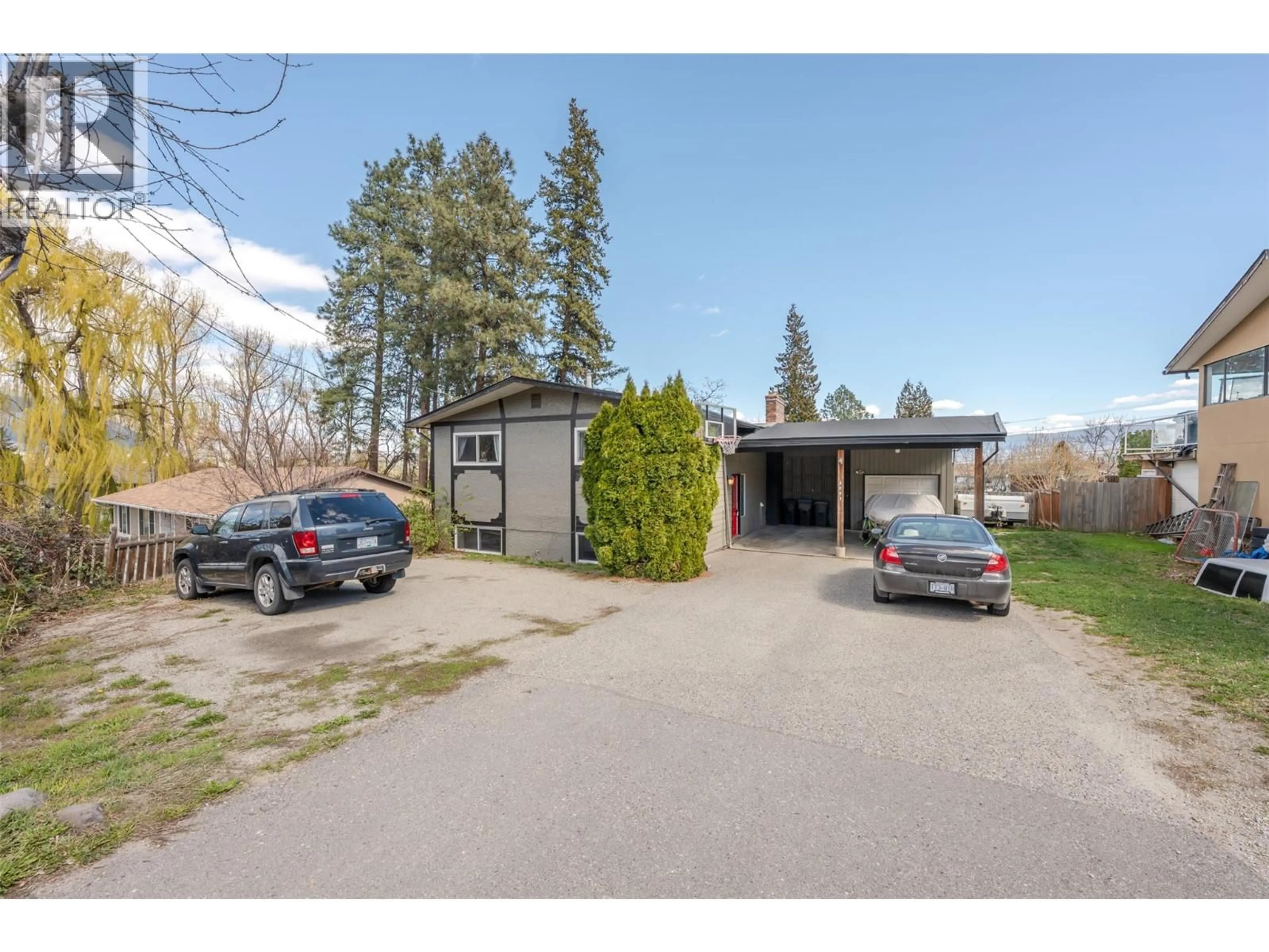 Indoor garage for 3853 GLENWAY ROAD, West Kelowna British Columbia V4T1C9