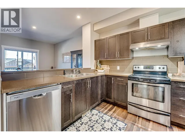 4 - 995 MT. IDA DRIVE, Vernon 5
