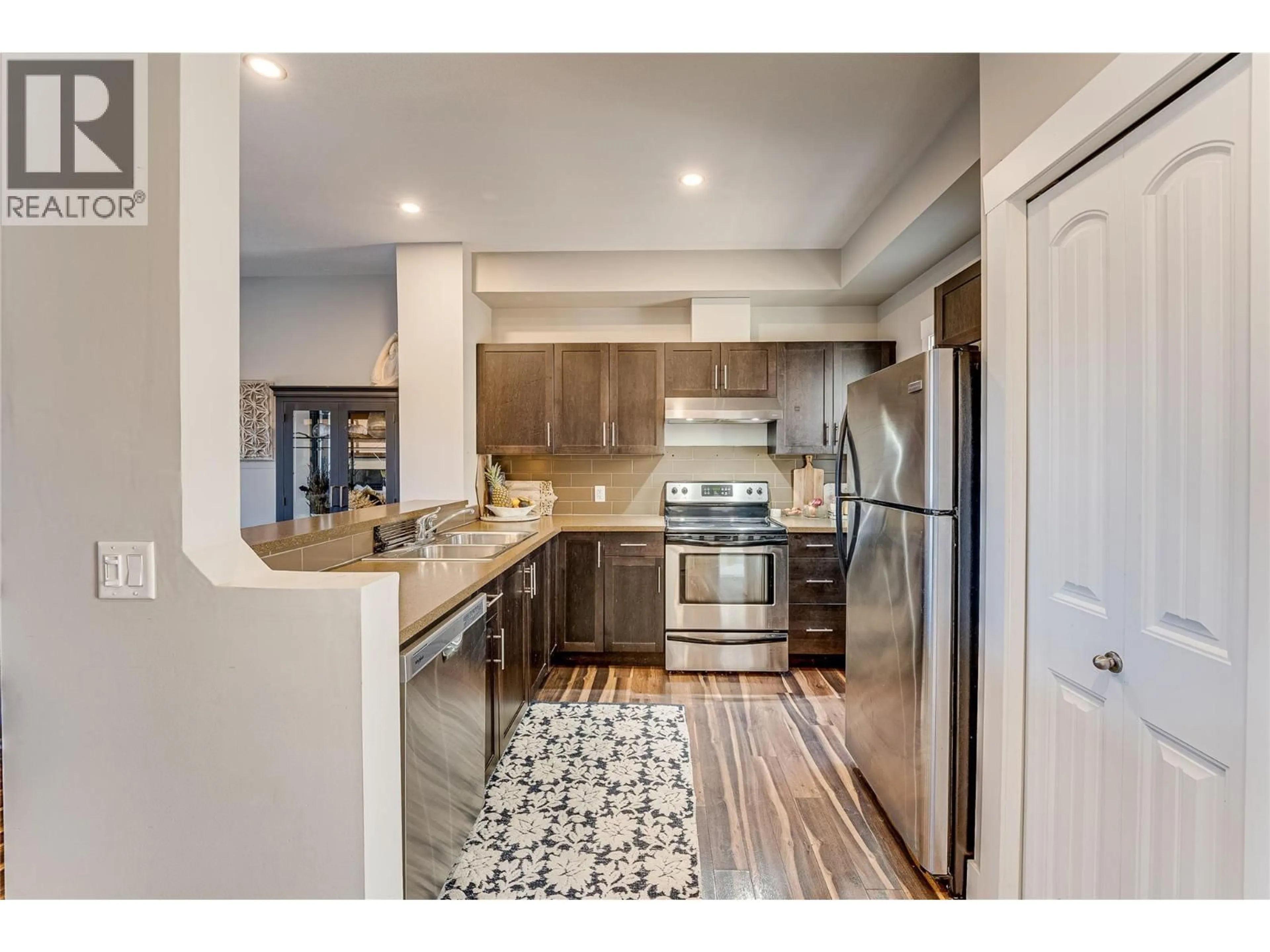 Open concept kitchen, unknown for 4 - 995 MT. IDA DRIVE, Vernon British Columbia V1B4C3
