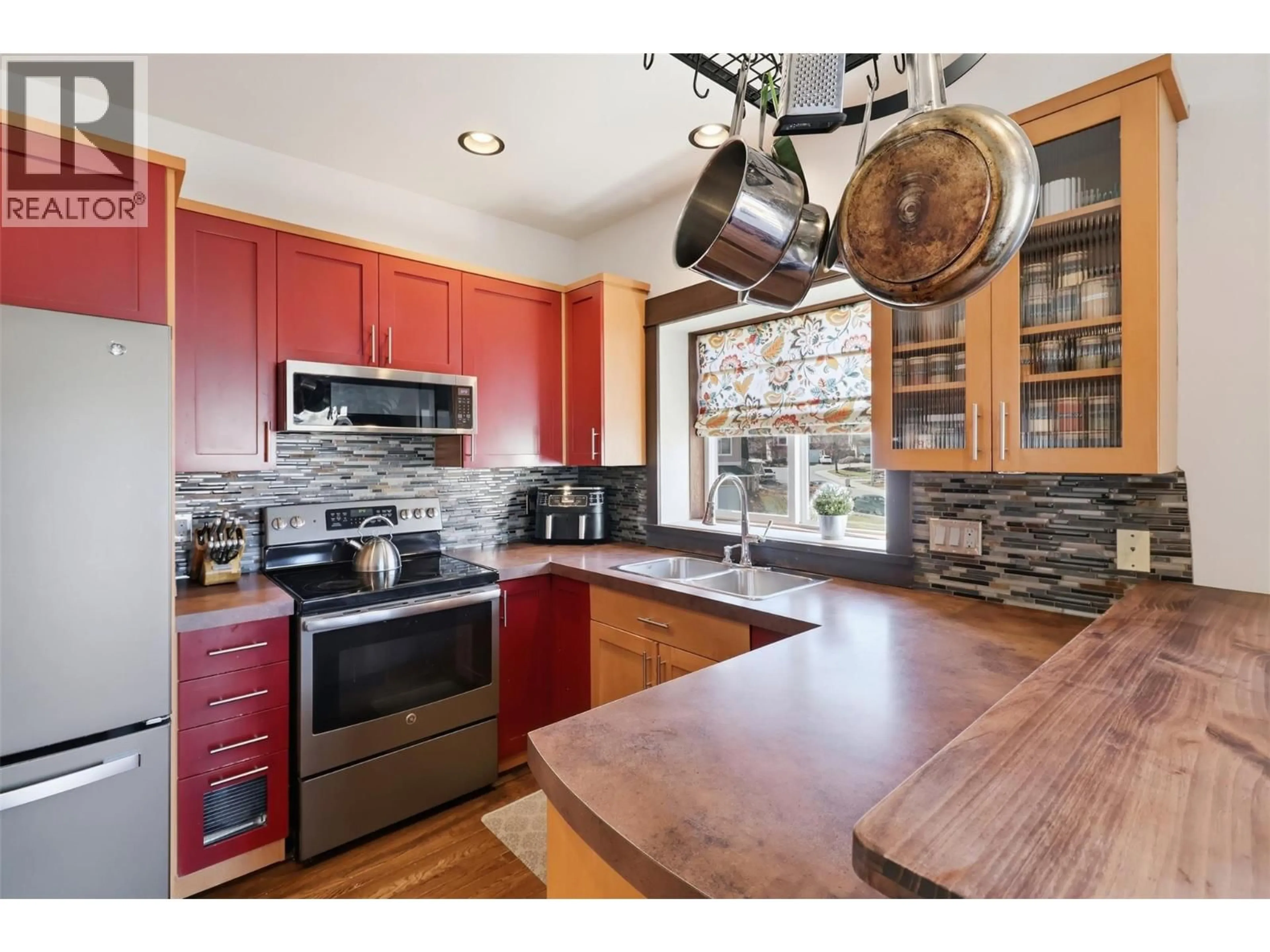 Open concept kitchen, unknown for 709 BRAMBLE COURT, Kamloops British Columbia V1S1Z5