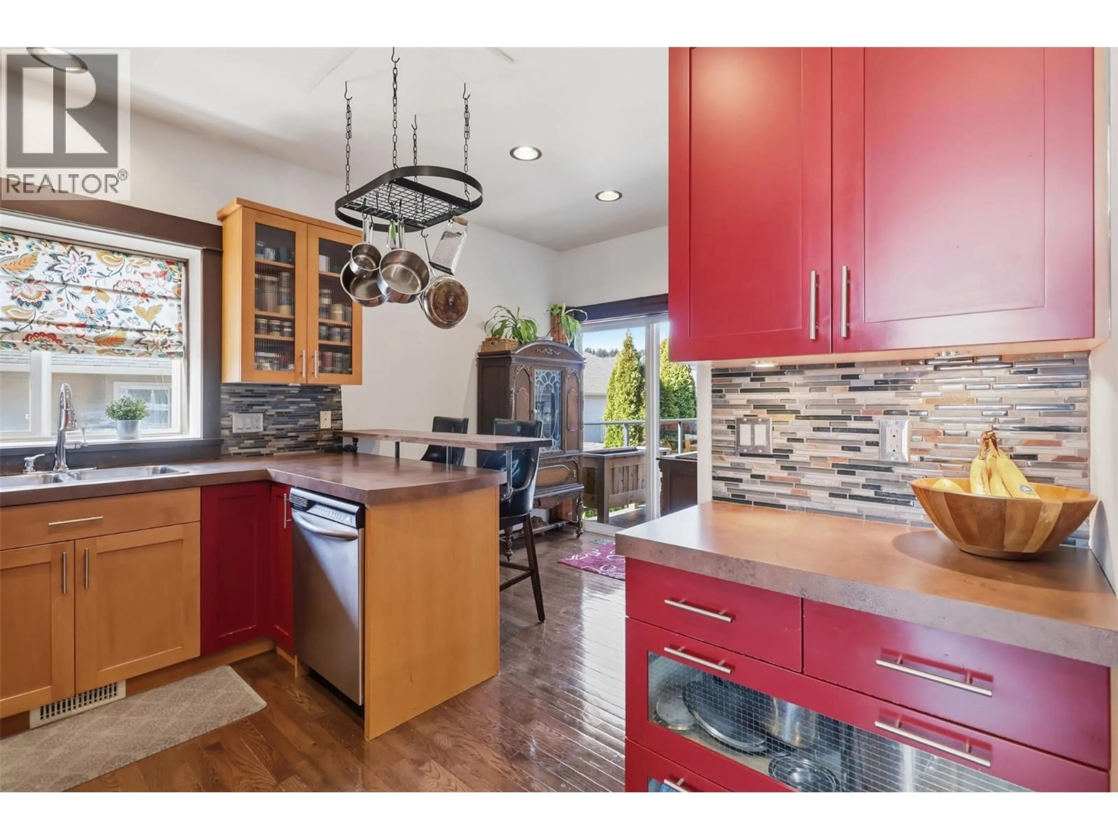 Open concept kitchen, unknown for 709 BRAMBLE COURT, Kamloops British Columbia V1S1Z5