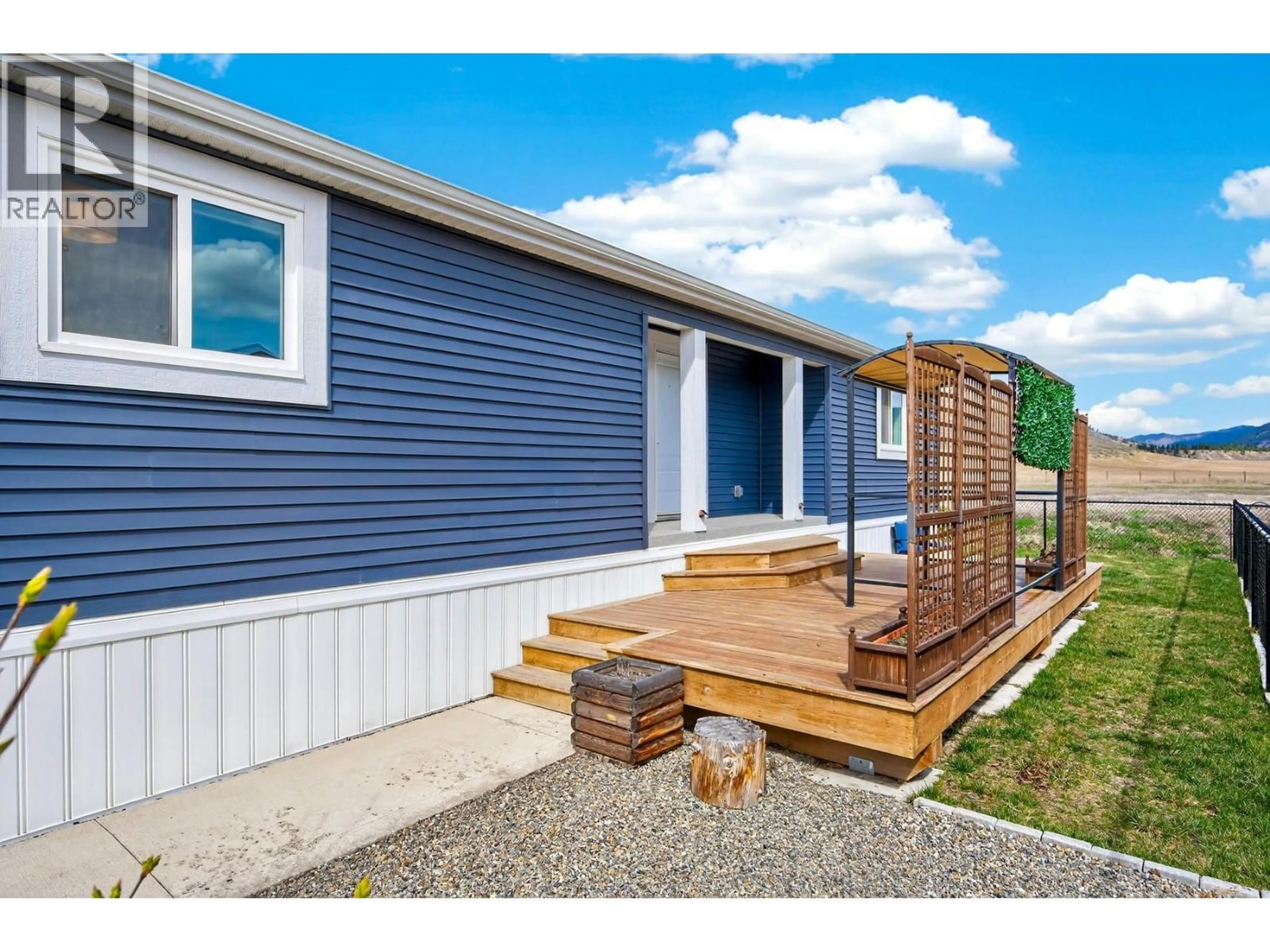 Home with vinyl exterior material, street for 121 - 5005 RIVER ROAD, Pritchard British Columbia V0E2P0