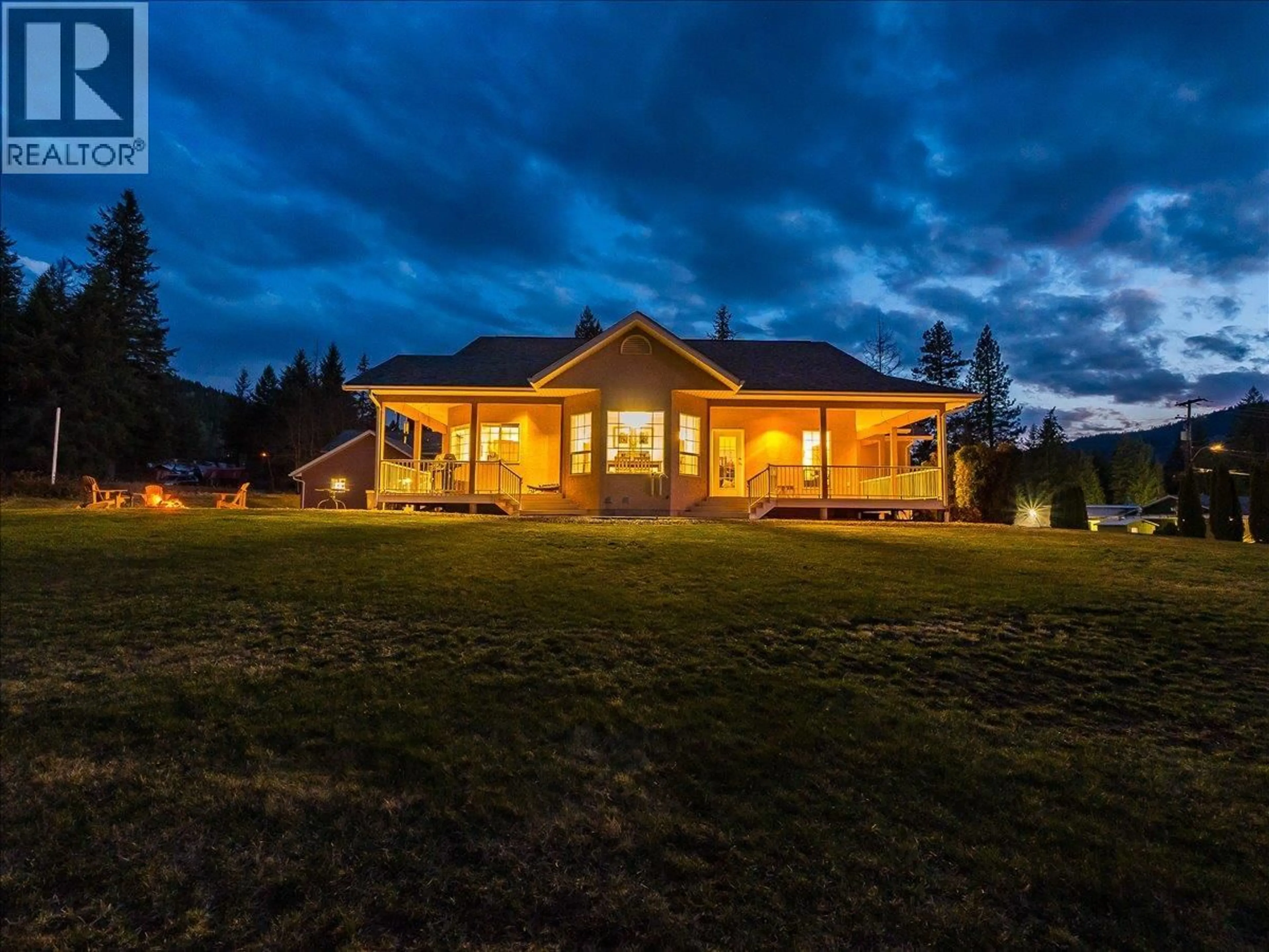 A pic from outside/outdoor area/front of a property/back of a property/a pic from drone, mountain view for 1750 GREEN ROAD, Fruitvale British Columbia V0G1L1