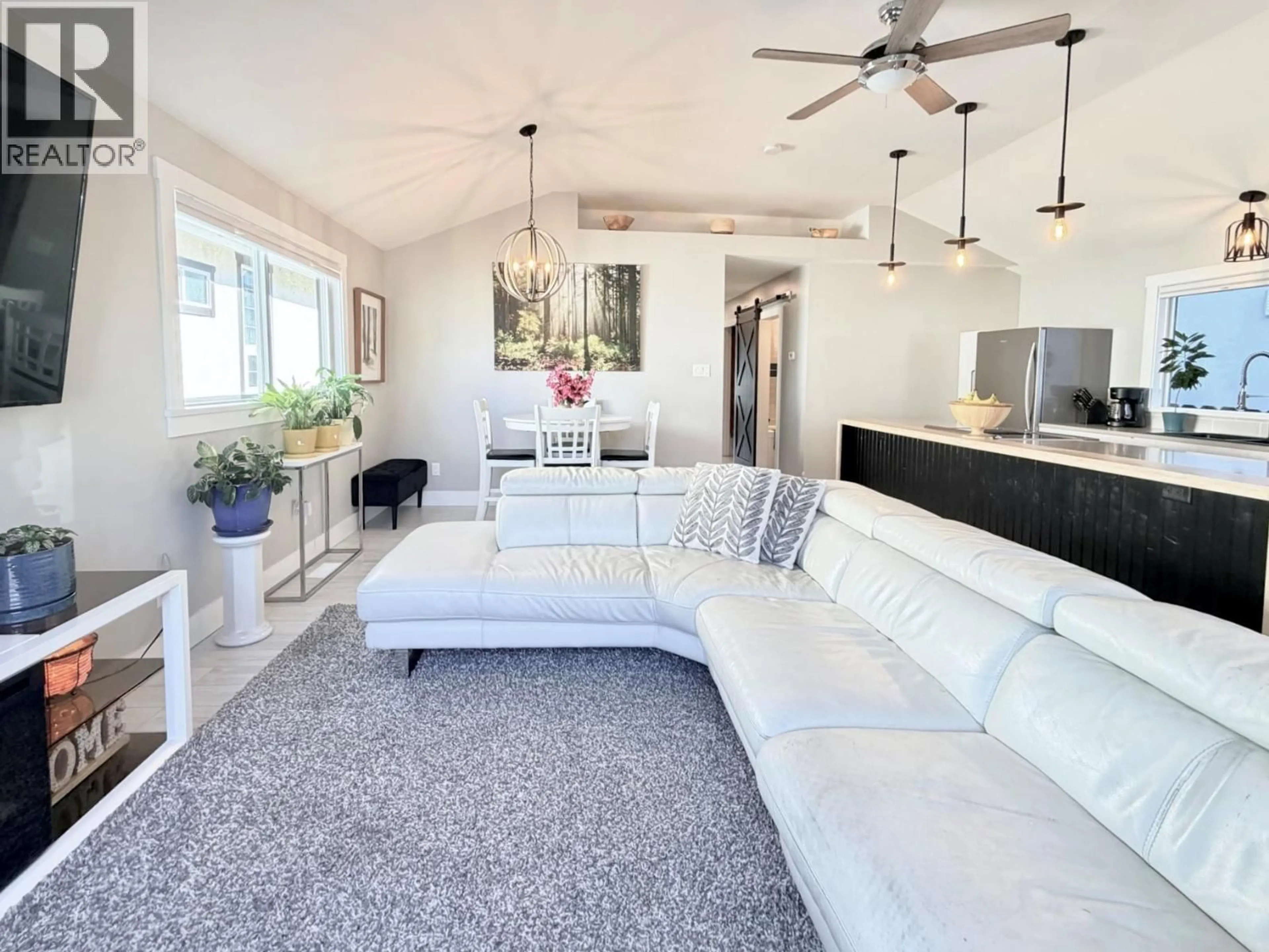 Living room with furniture, unknown for 448 CARIBOU STREET, Penticton British Columbia V2A5W6