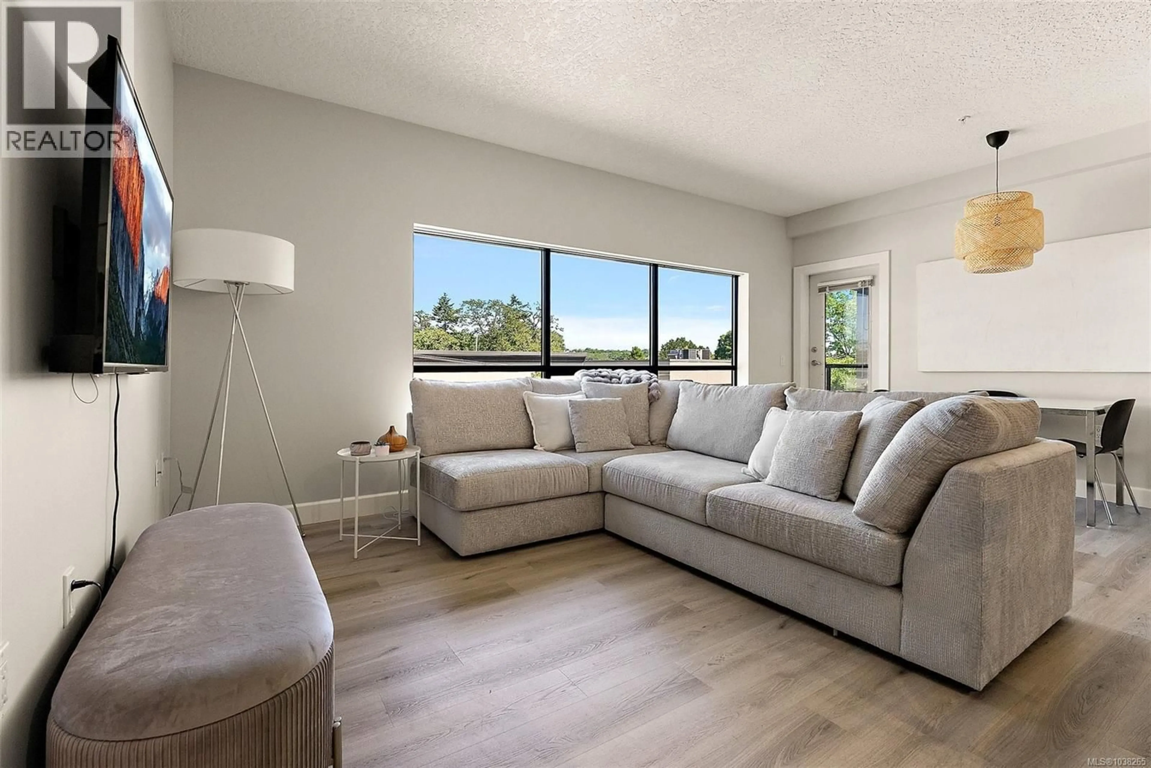 Living room with furniture, unknown for 419 - 870 SHORT STREET, Saanich British Columbia V8X2V5