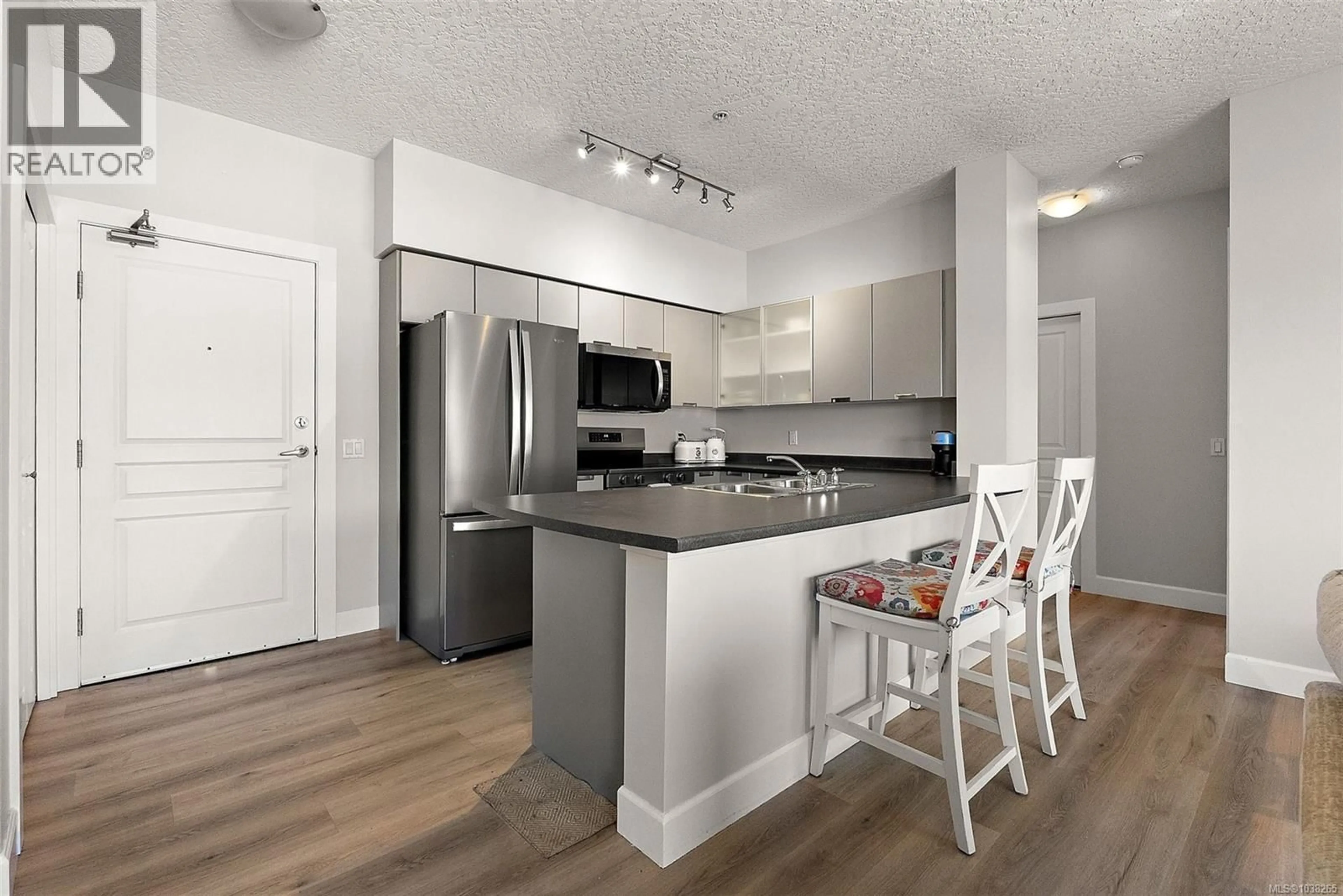 Open concept kitchen, unknown for 419 - 870 SHORT STREET, Saanich British Columbia V8X2V5