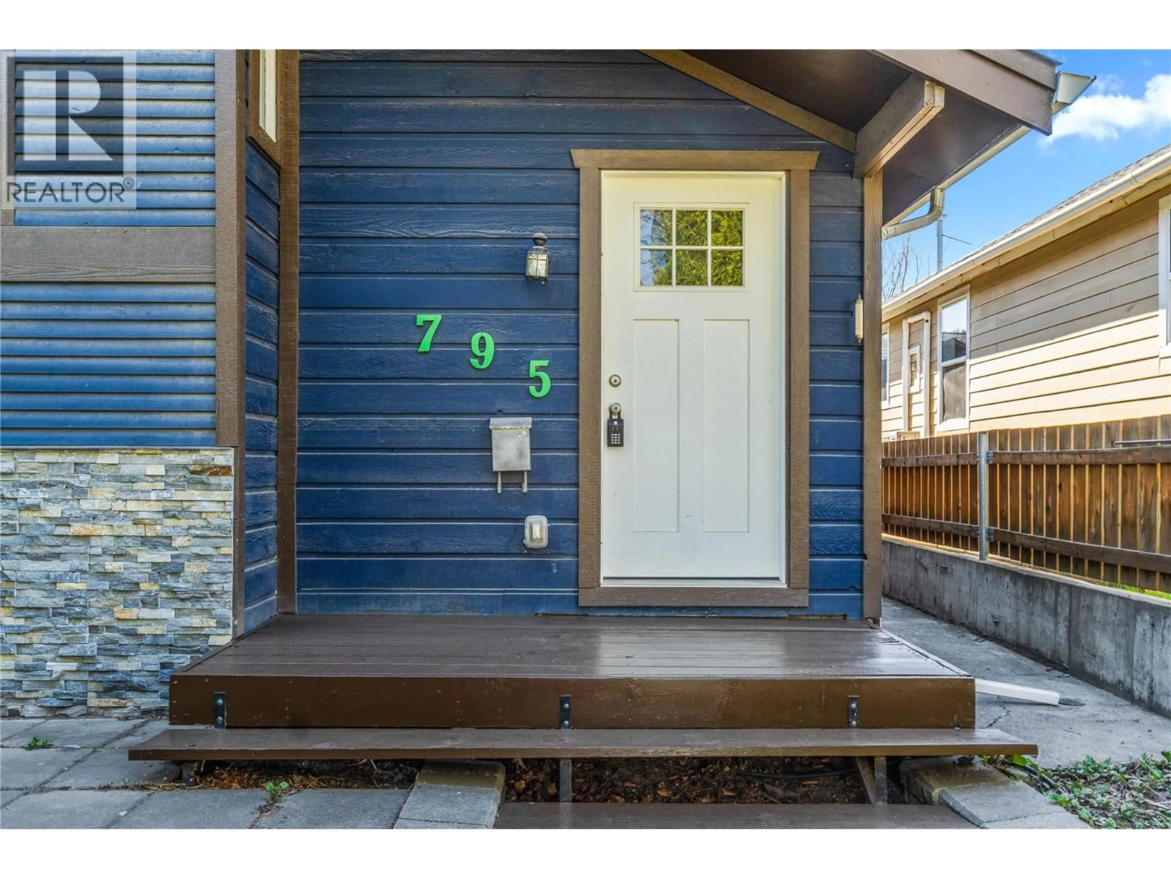 Indoor entryway for 795 NICOLA STREET, Kamloops British Columbia V2C2R5