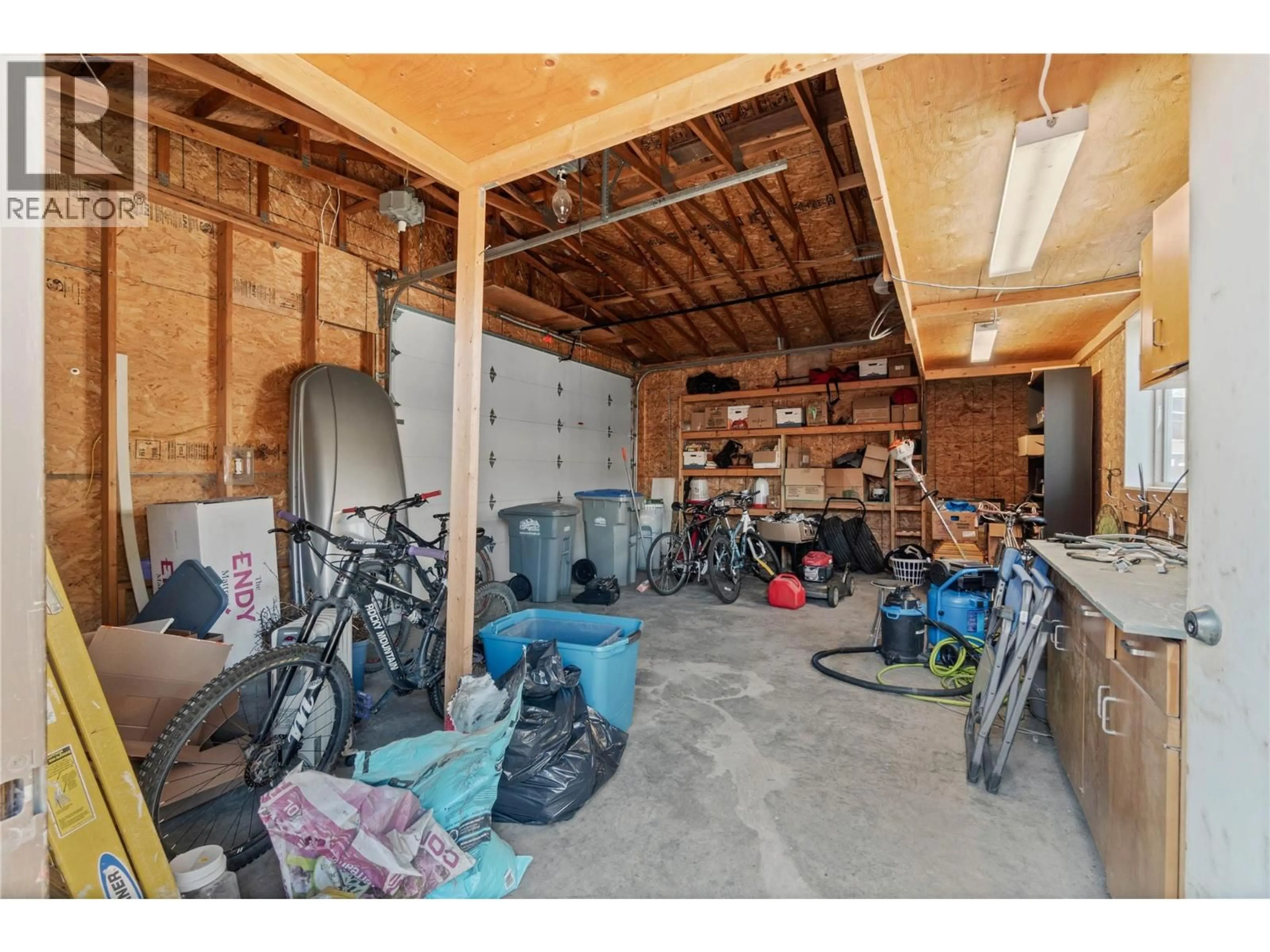 Indoor garage for 795 NICOLA STREET, Kamloops British Columbia V2C2R5