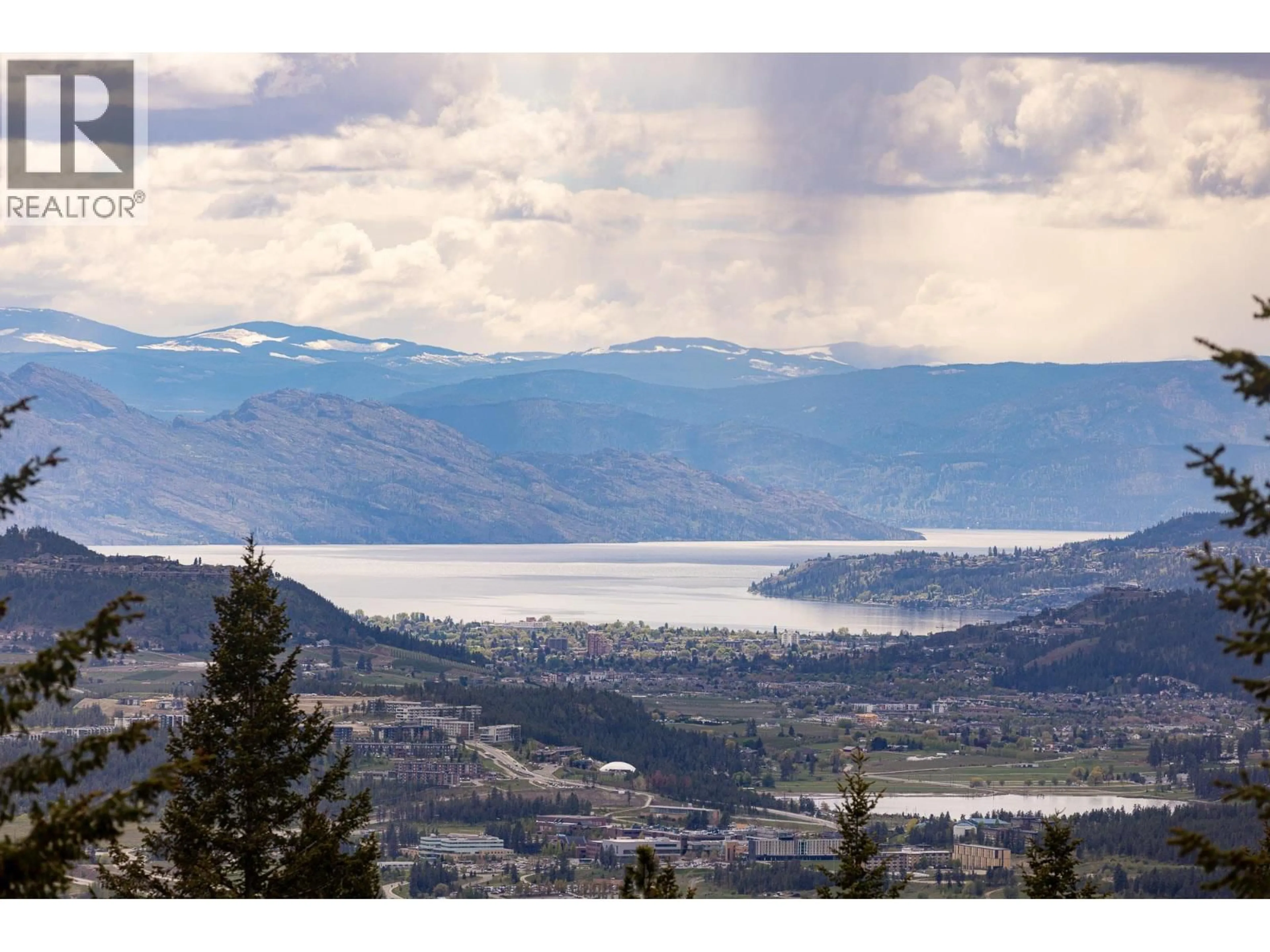 Blurry image for 6720 LANGLEY COURT, Kelowna British Columbia V1P1A4