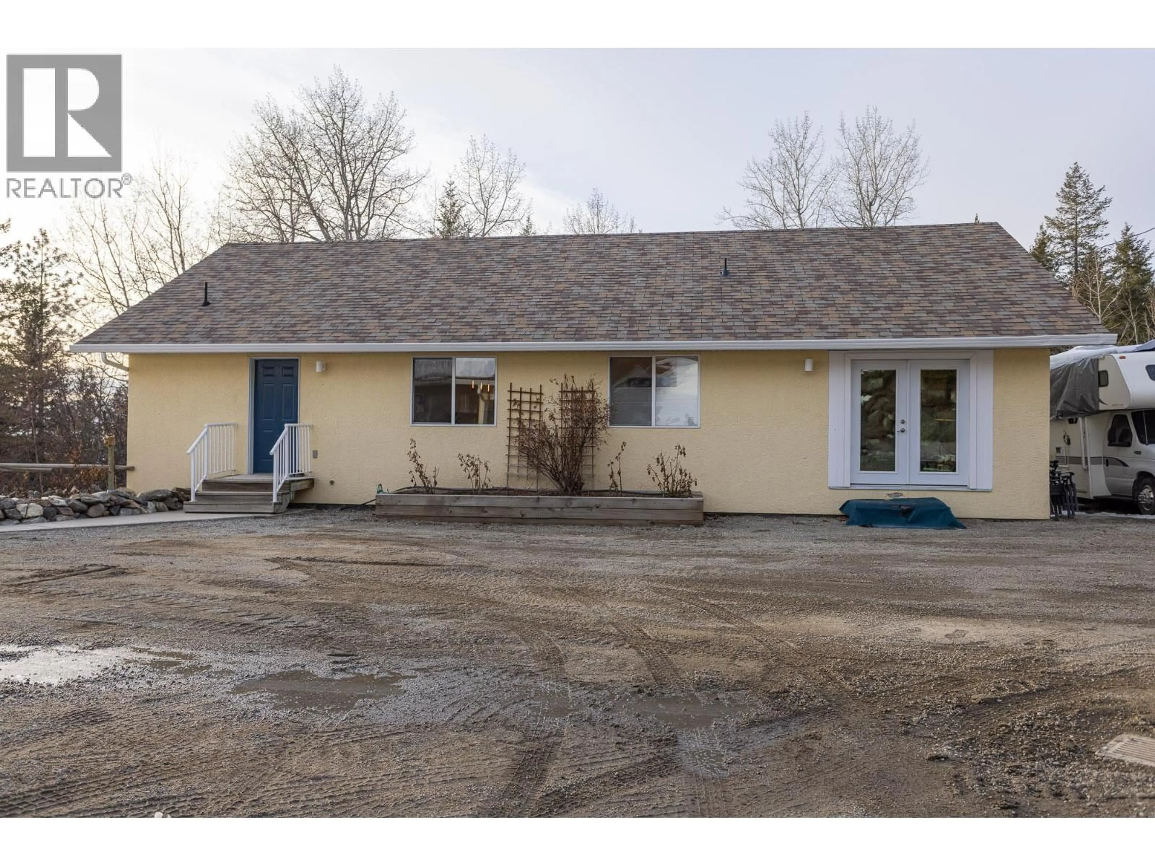 Unknown for 6720 LANGLEY COURT, Kelowna British Columbia V1P1A4