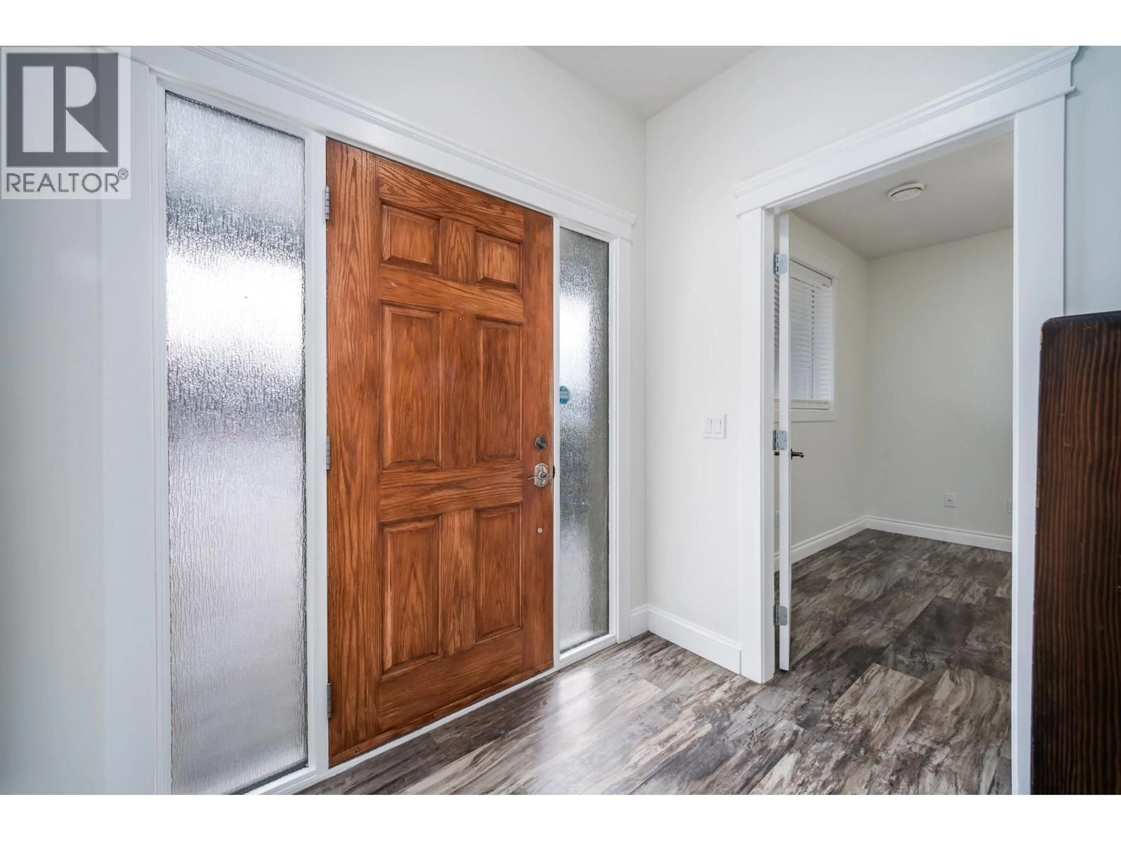 Indoor entryway for 2800 AUBURN ROAD, West Kelowna British Columbia V4T3J3