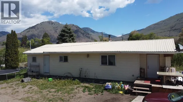 696 LOWE DRIVE, Cawston 4