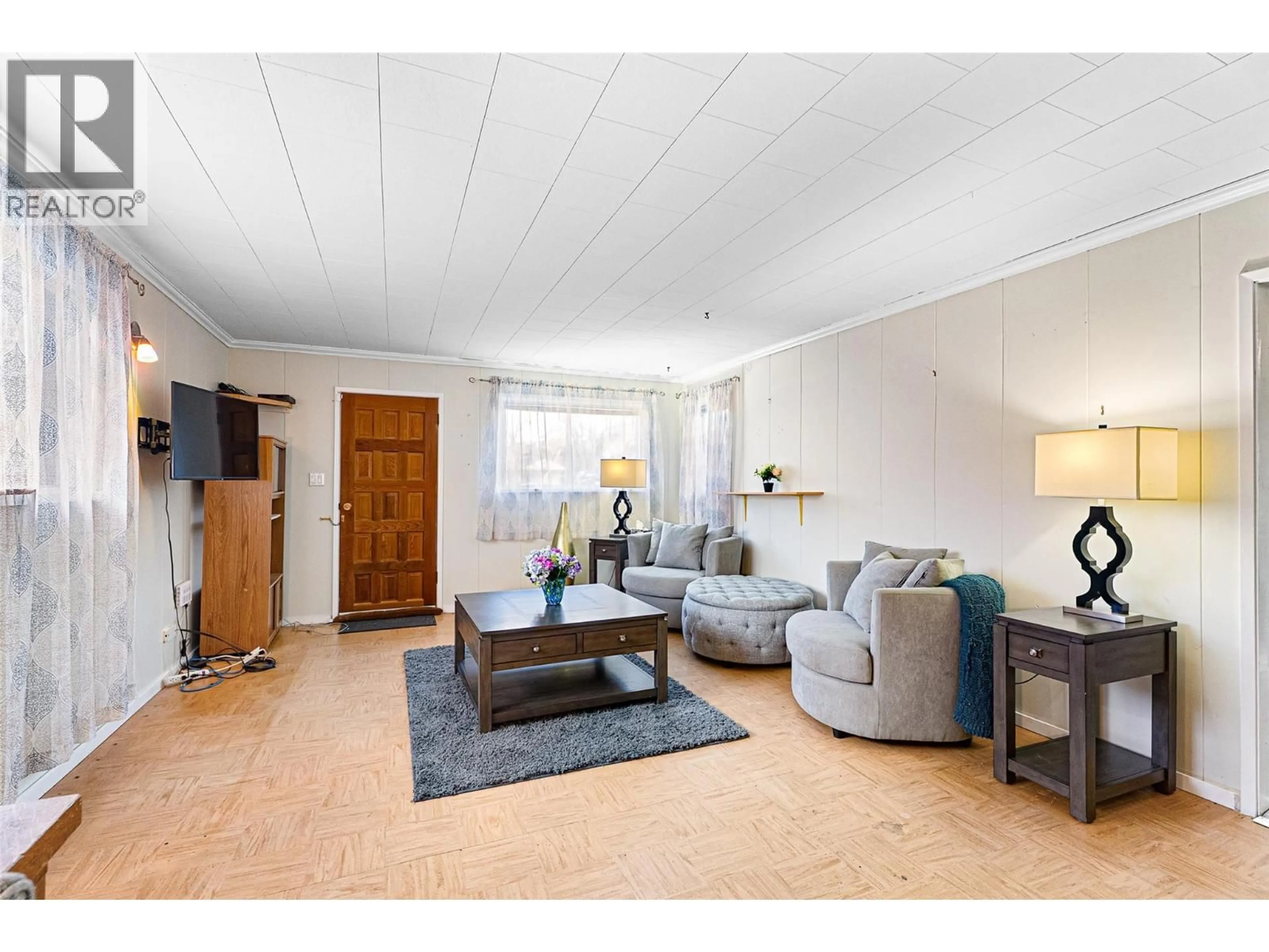 Living room with furniture, unknown for 2498 CHAPMAN STREET, Merritt British Columbia V1K1J7