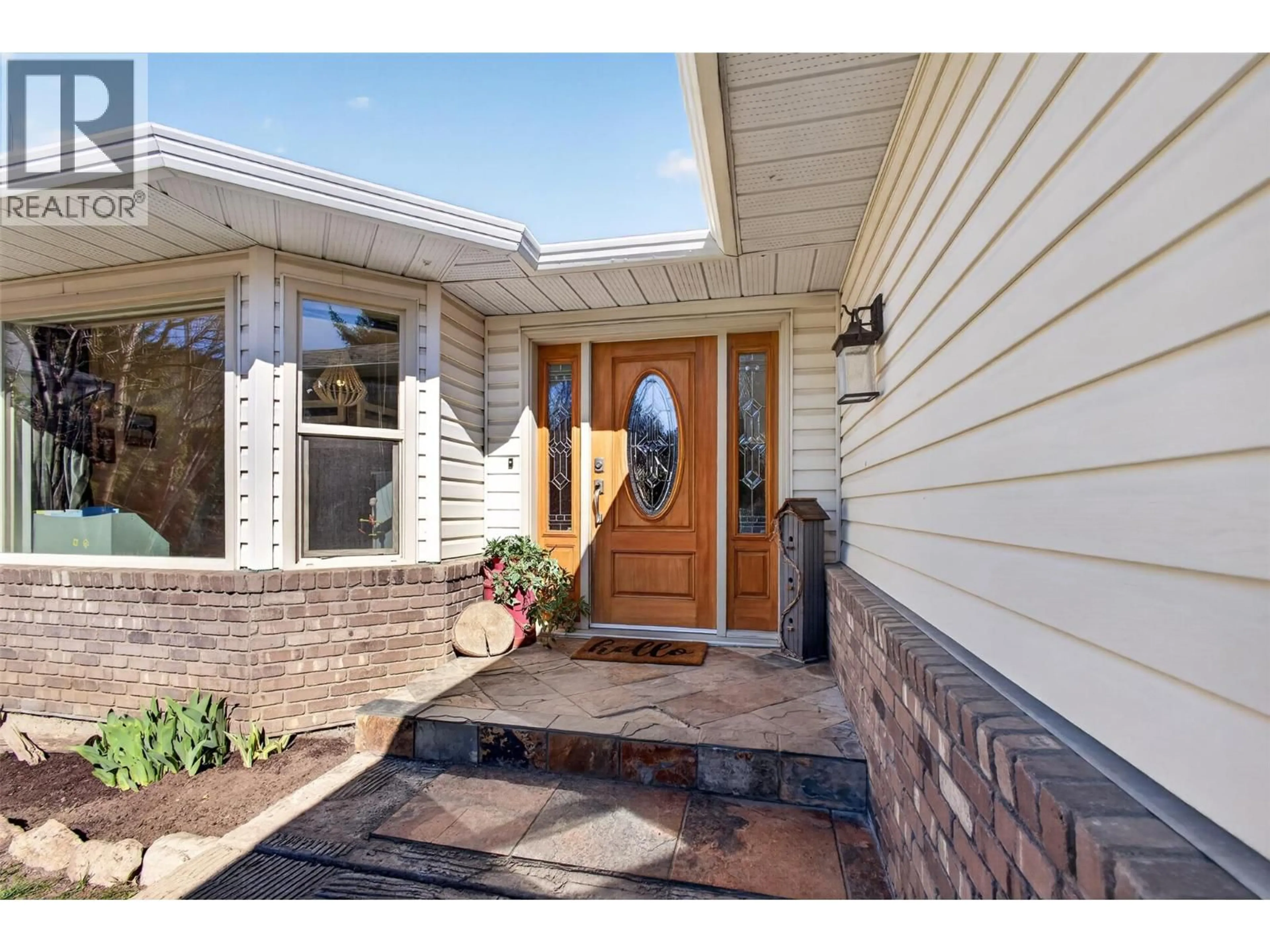 Indoor entryway for 2367 CEDAR RIDGE STREET, Lumby British Columbia V0E2G5