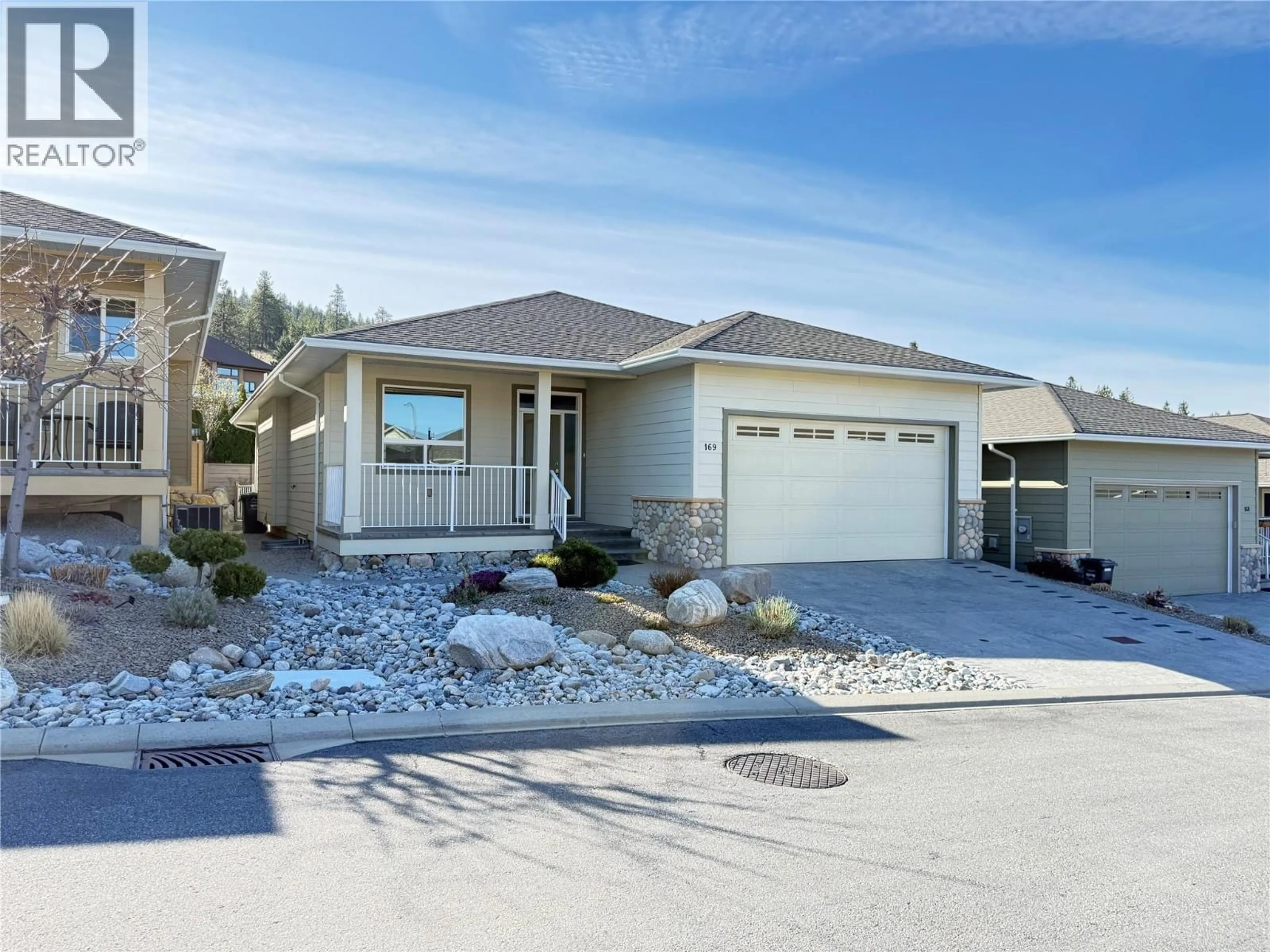 Home with vinyl exterior material, street for 169 - 170 STOCKS CRESCENT, Penticton British Columbia V2A9C6