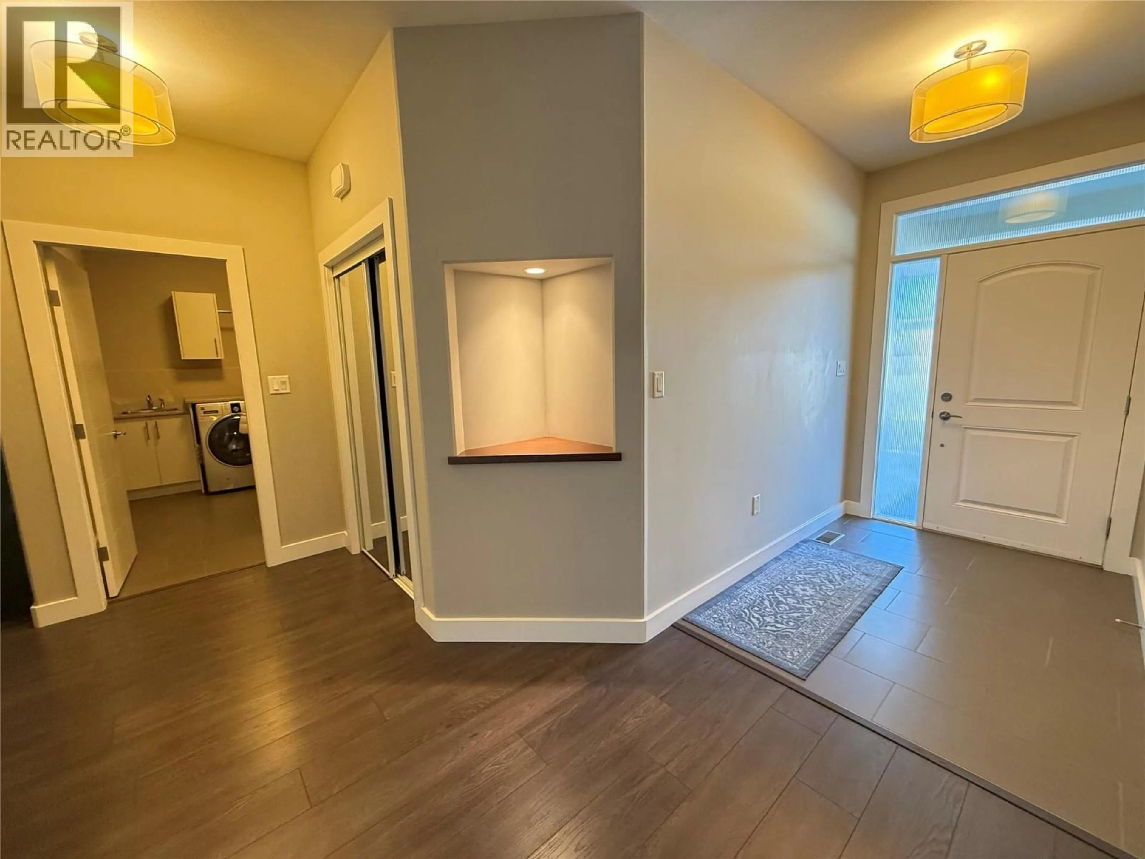 Indoor entryway for 169 - 170 STOCKS CRESCENT, Penticton British Columbia V2A9C6