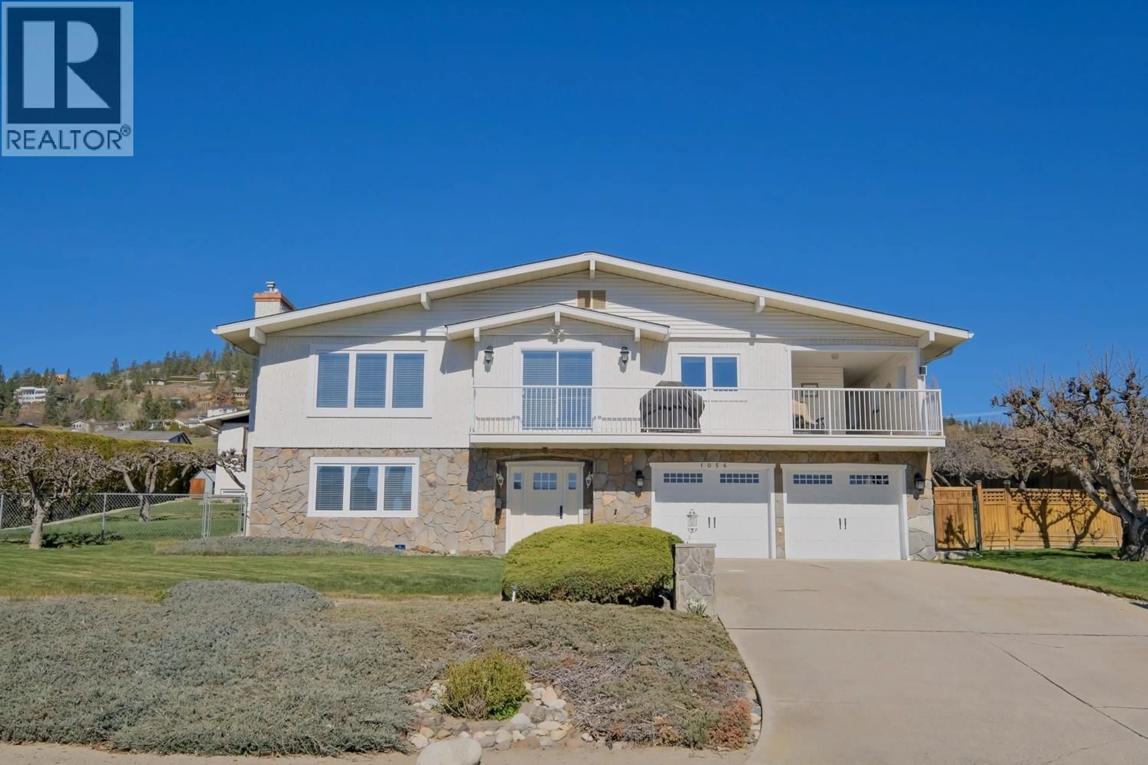 Home with vinyl exterior material, unknown for 1056 AUBREY ROAD, West Kelowna British Columbia V1Z2V9