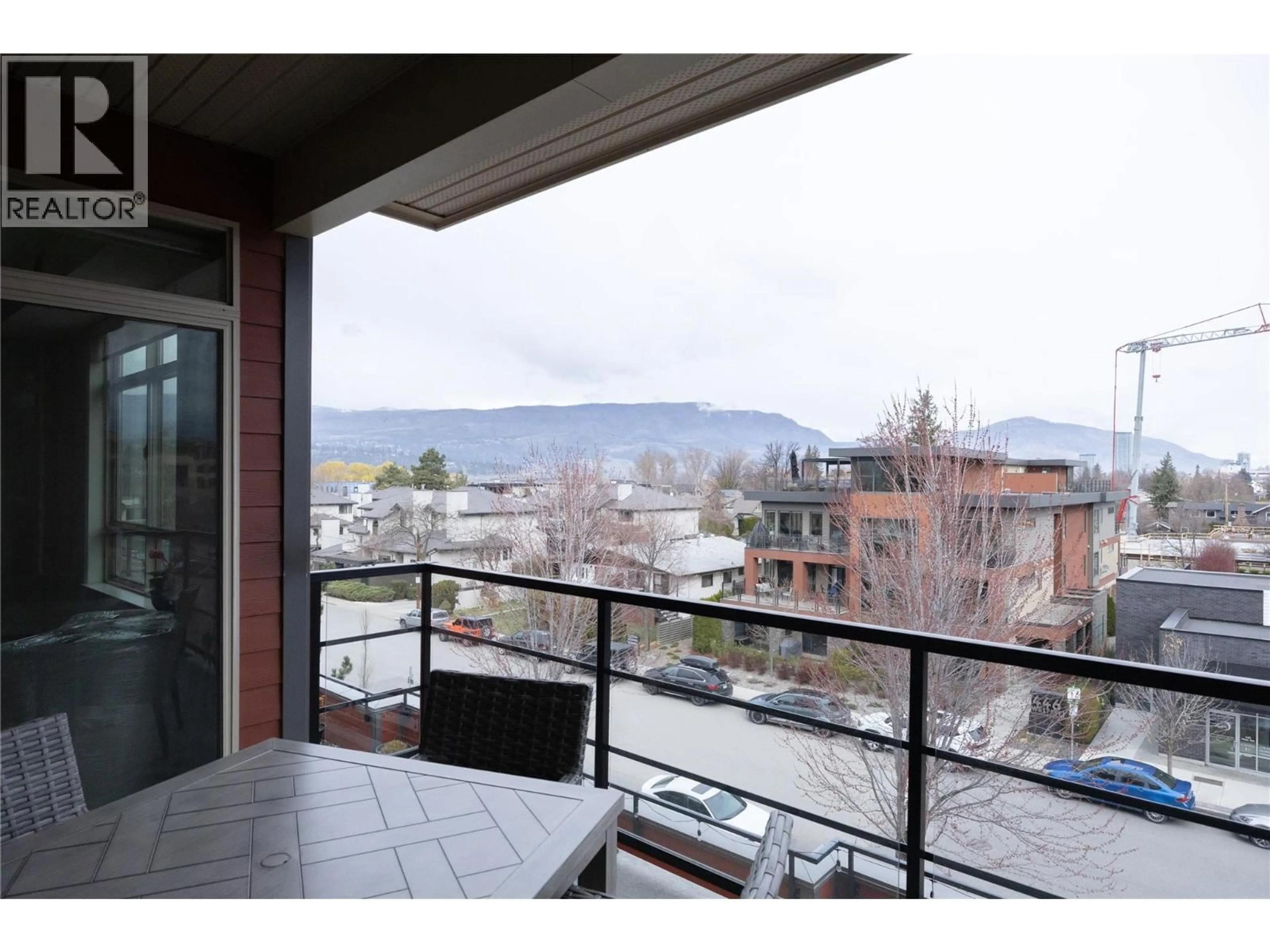 Balcony in the apartment, water/lake/river/ocean view for 307 - 457 WEST AVENUE, Kelowna British Columbia V1Y4Z3