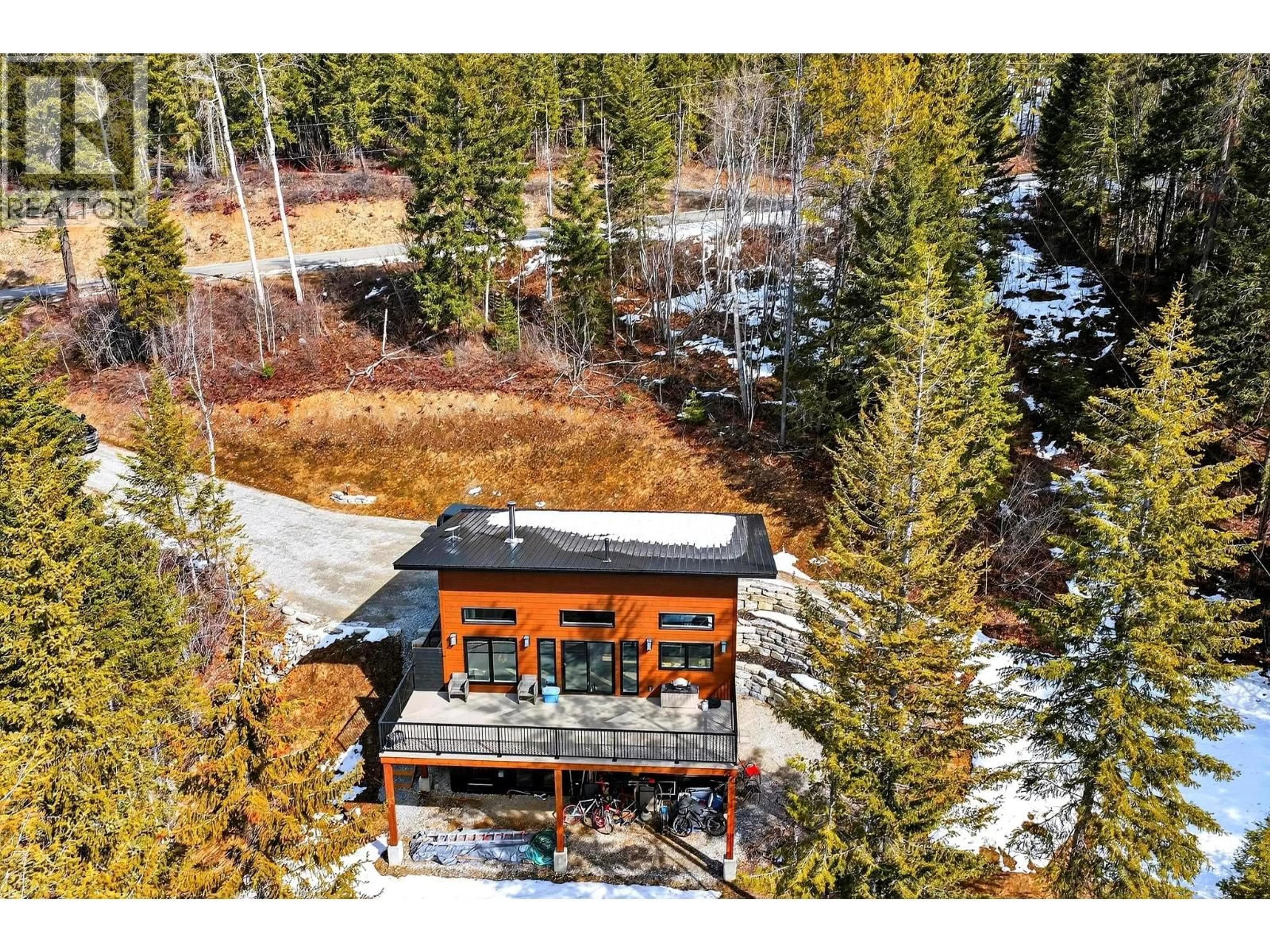 A pic from outside/outdoor area/front of a property/back of a property/a pic from drone, unknown for 1414 BLACK BEAR DRIVE, Golden British Columbia V0A1H7