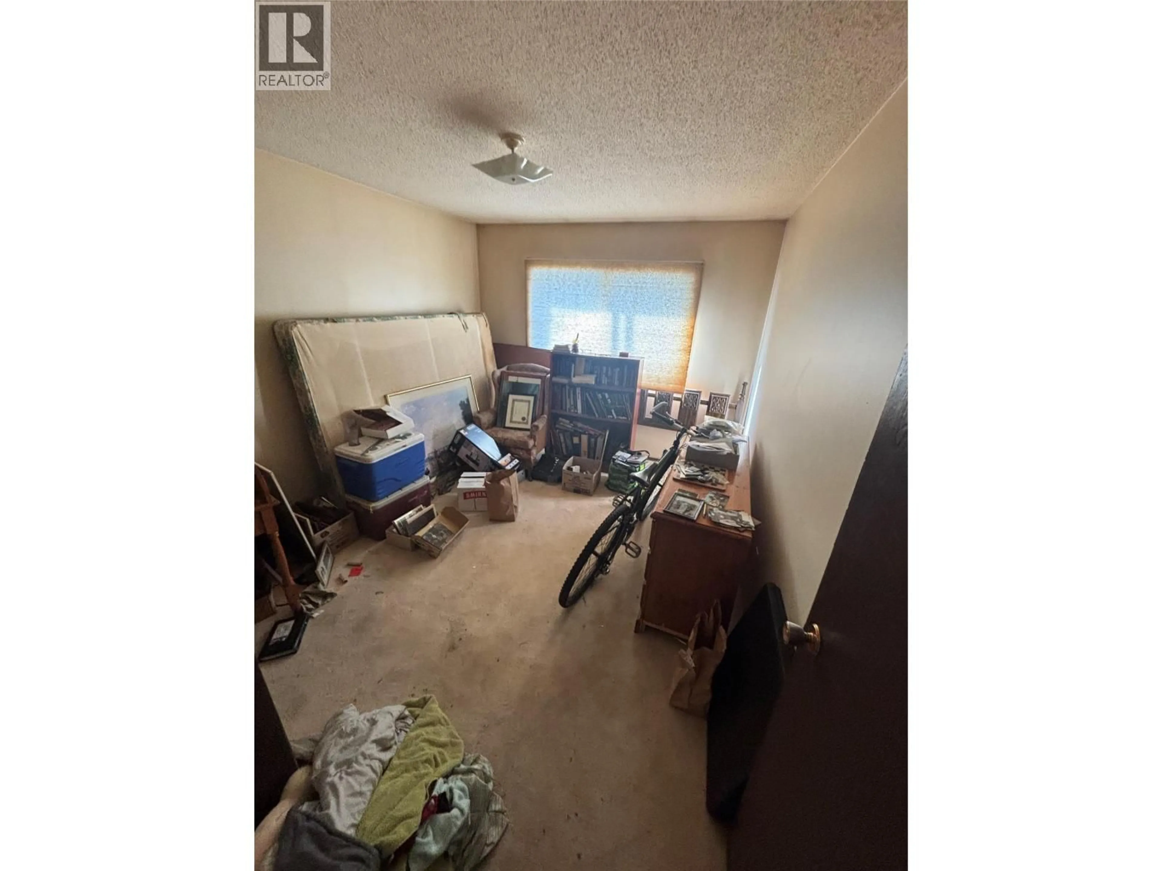 A pic of a room for 296 WALNUT AVENUE, Kamloops British Columbia V2B1K3