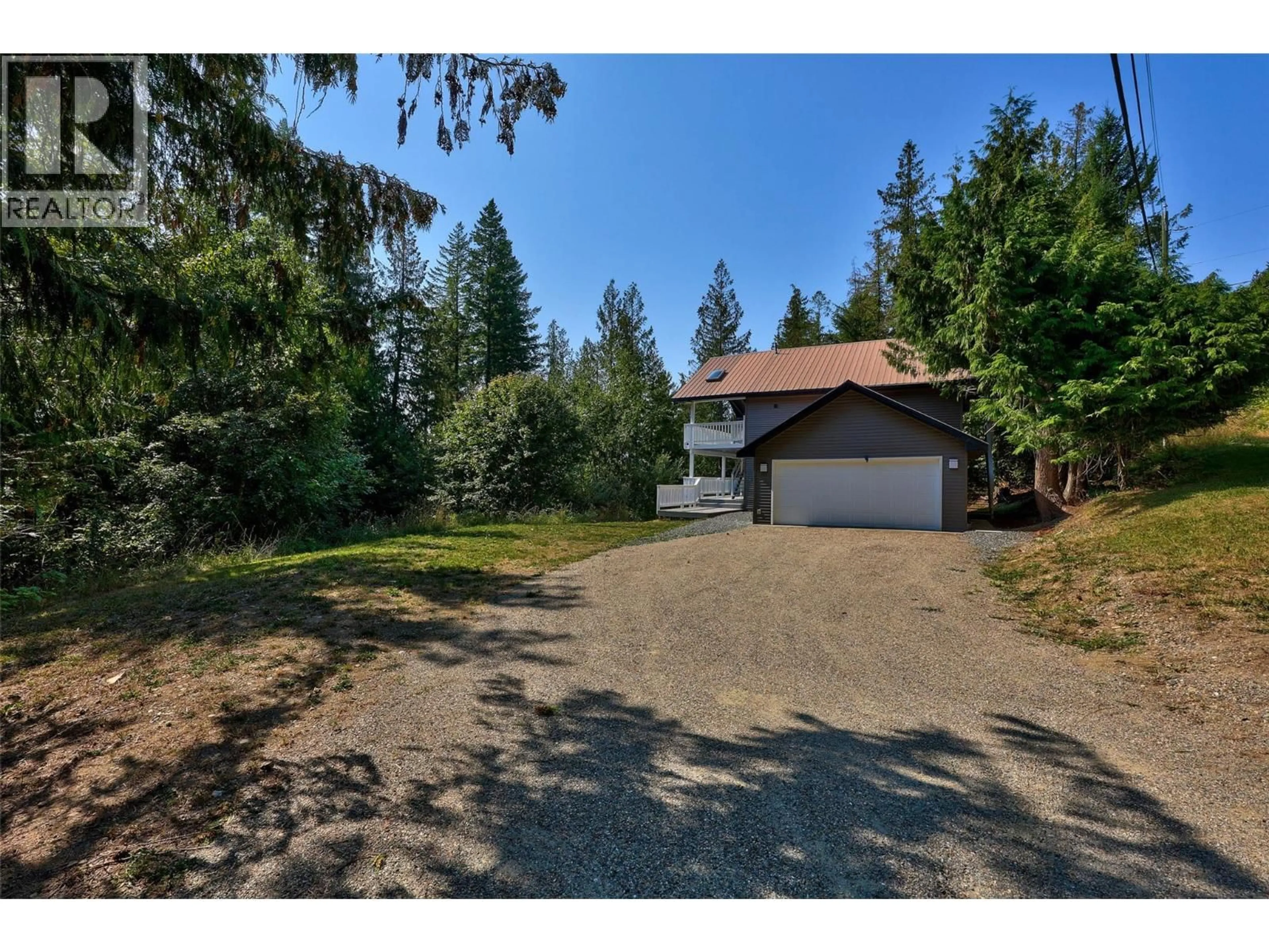 A pic from outside/outdoor area/front of a property/back of a property/a pic from drone, unknown for 2725 VICKERS TRAIL, Anglemont British Columbia V0E1M8