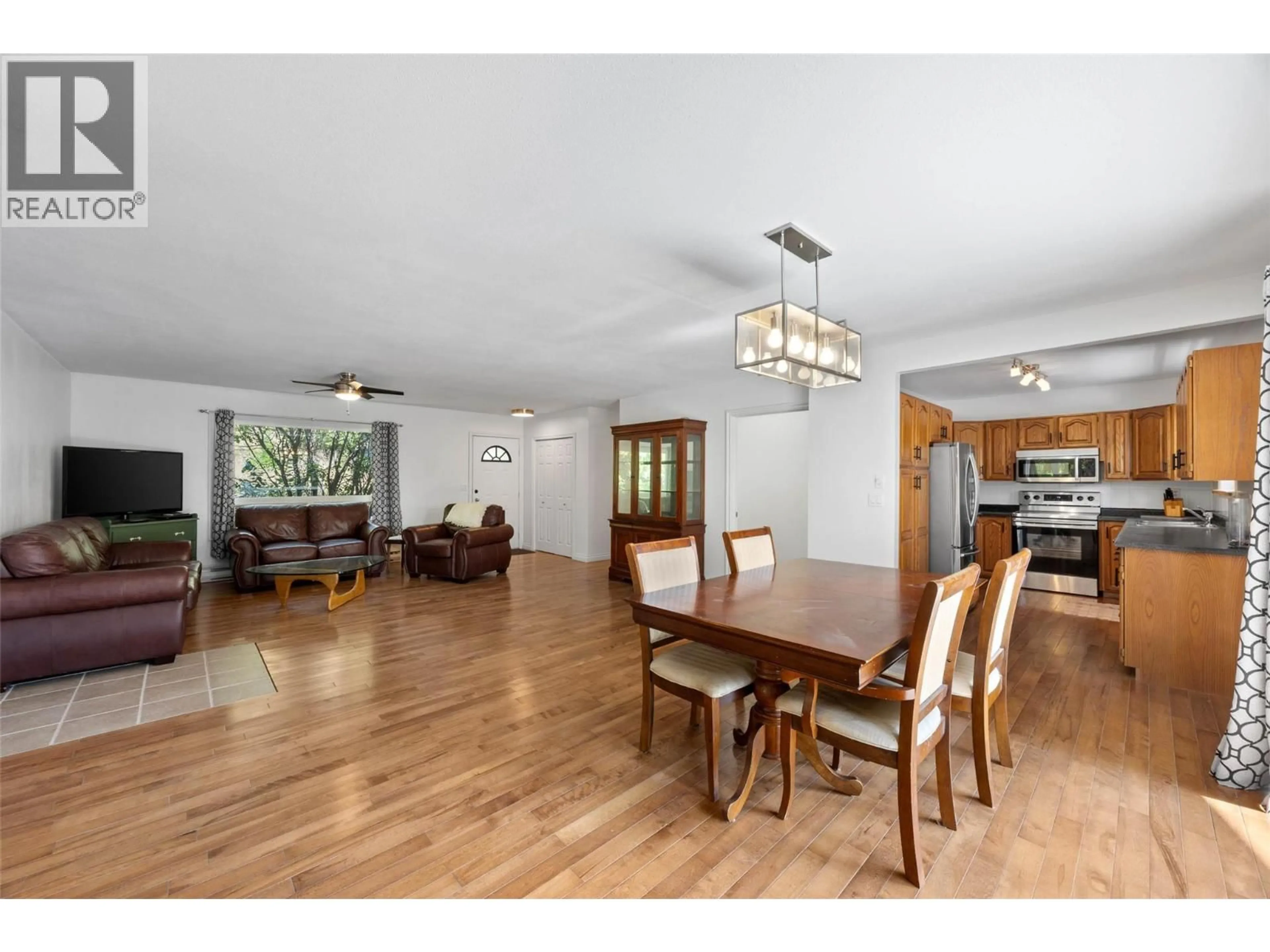 Dining room, wood/laminate floor for 2725 VICKERS TRAIL, Anglemont British Columbia V0E1M8