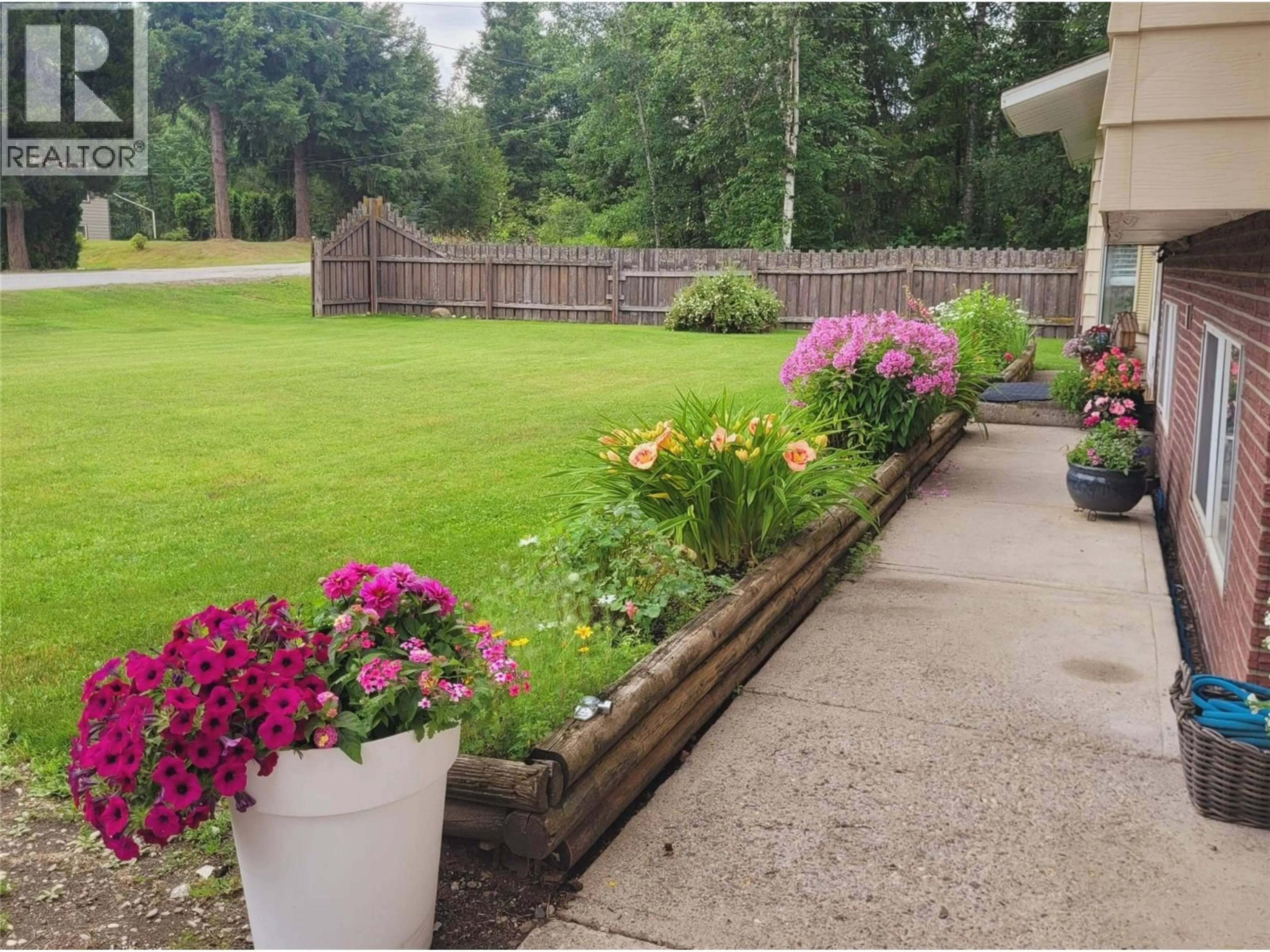 Patio, unknown for 1249 THOMPSON DRIVE, Clearwater British Columbia V0E1N0