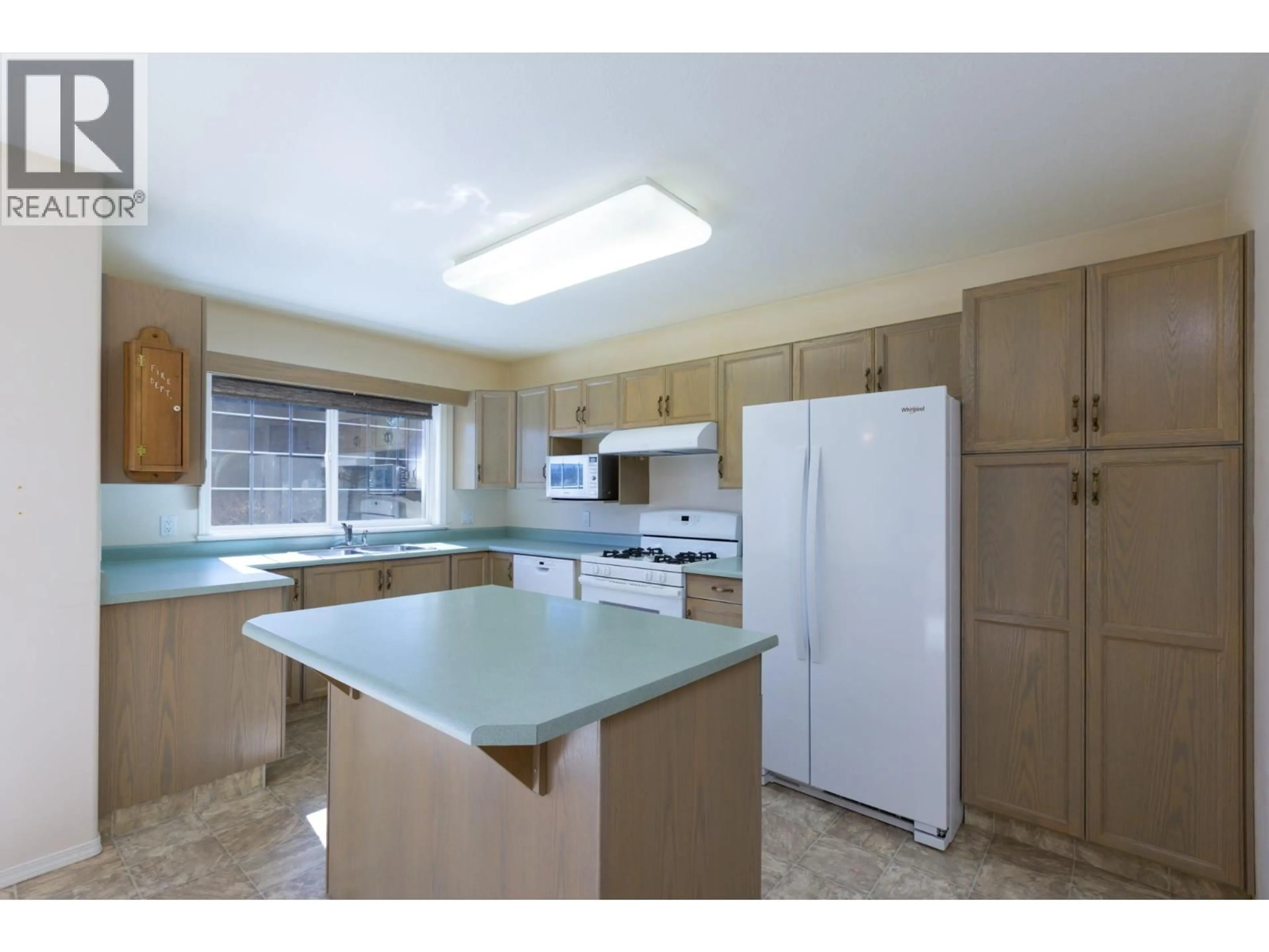 Standard kitchen, unknown for 20 - 2210 LOUIE DRIVE, West Kelowna British Columbia V4T2L7