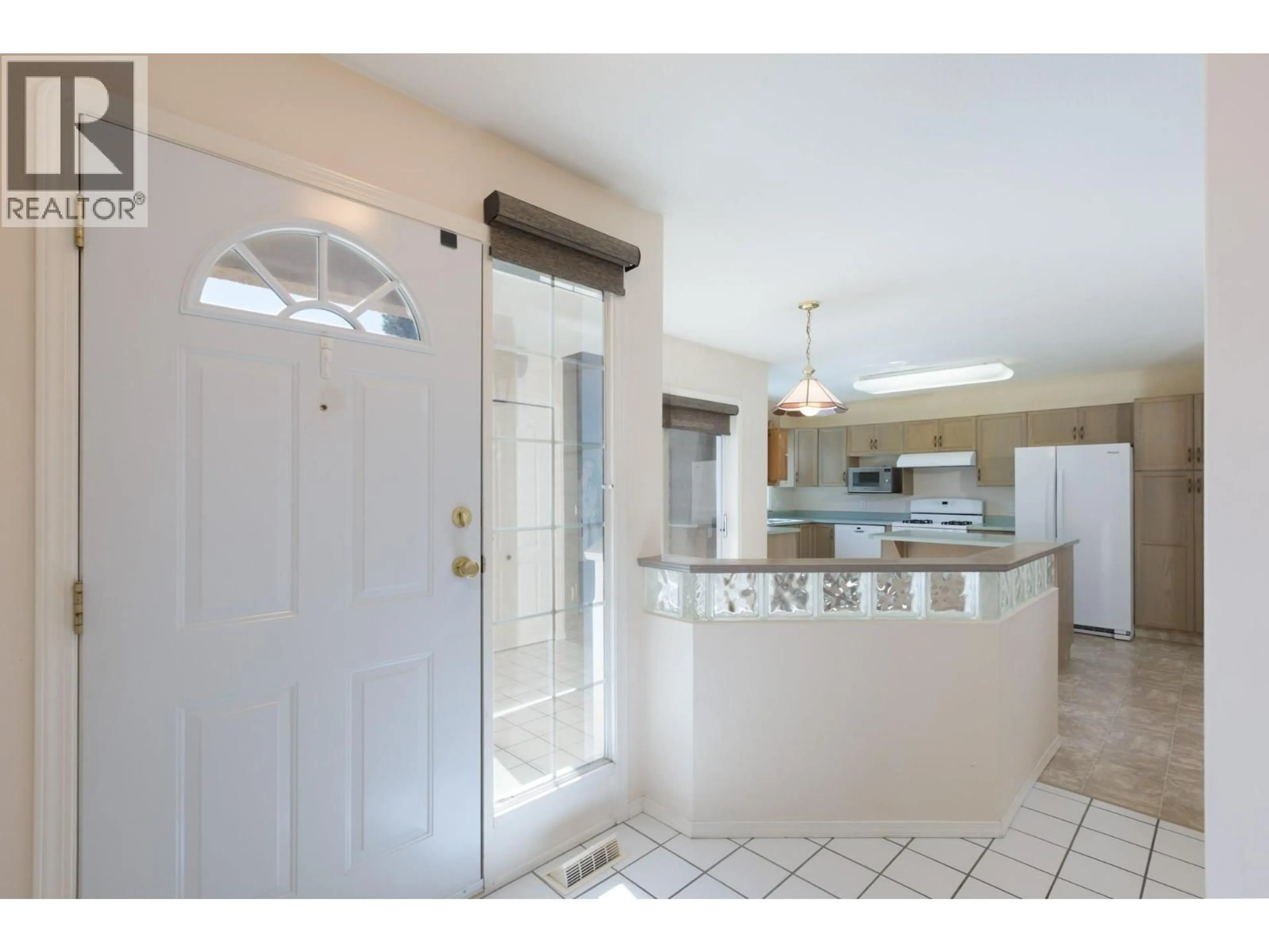 Open concept kitchen, ceramic/tile floor for 20 - 2210 LOUIE DRIVE, West Kelowna British Columbia V4T2L7