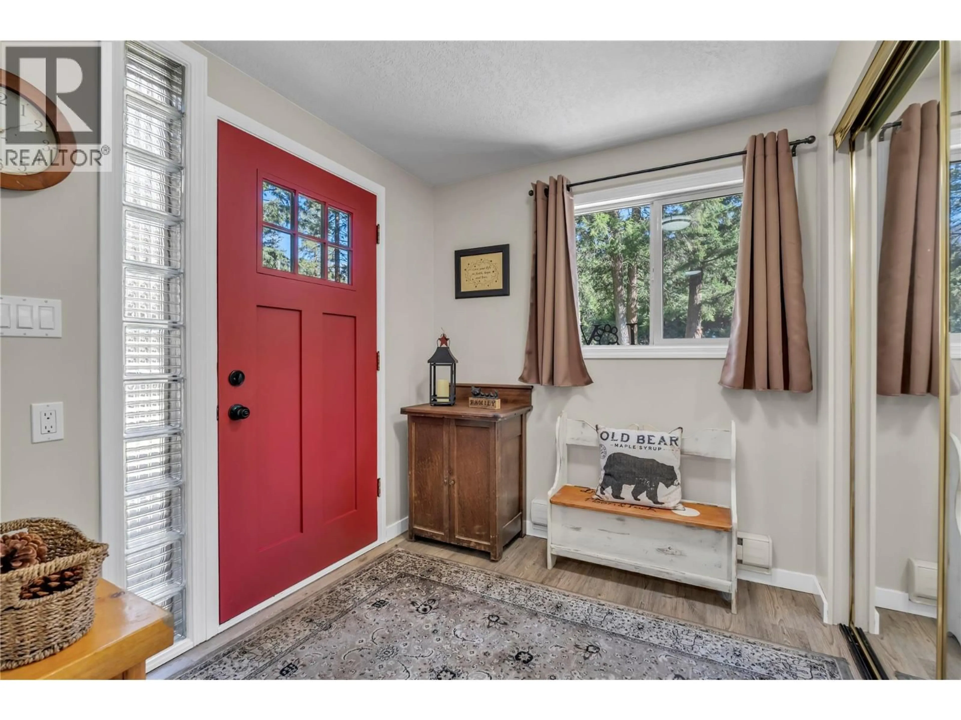 Indoor entryway for 2261 ARCAT ROAD, Princeton British Columbia V0X1W0