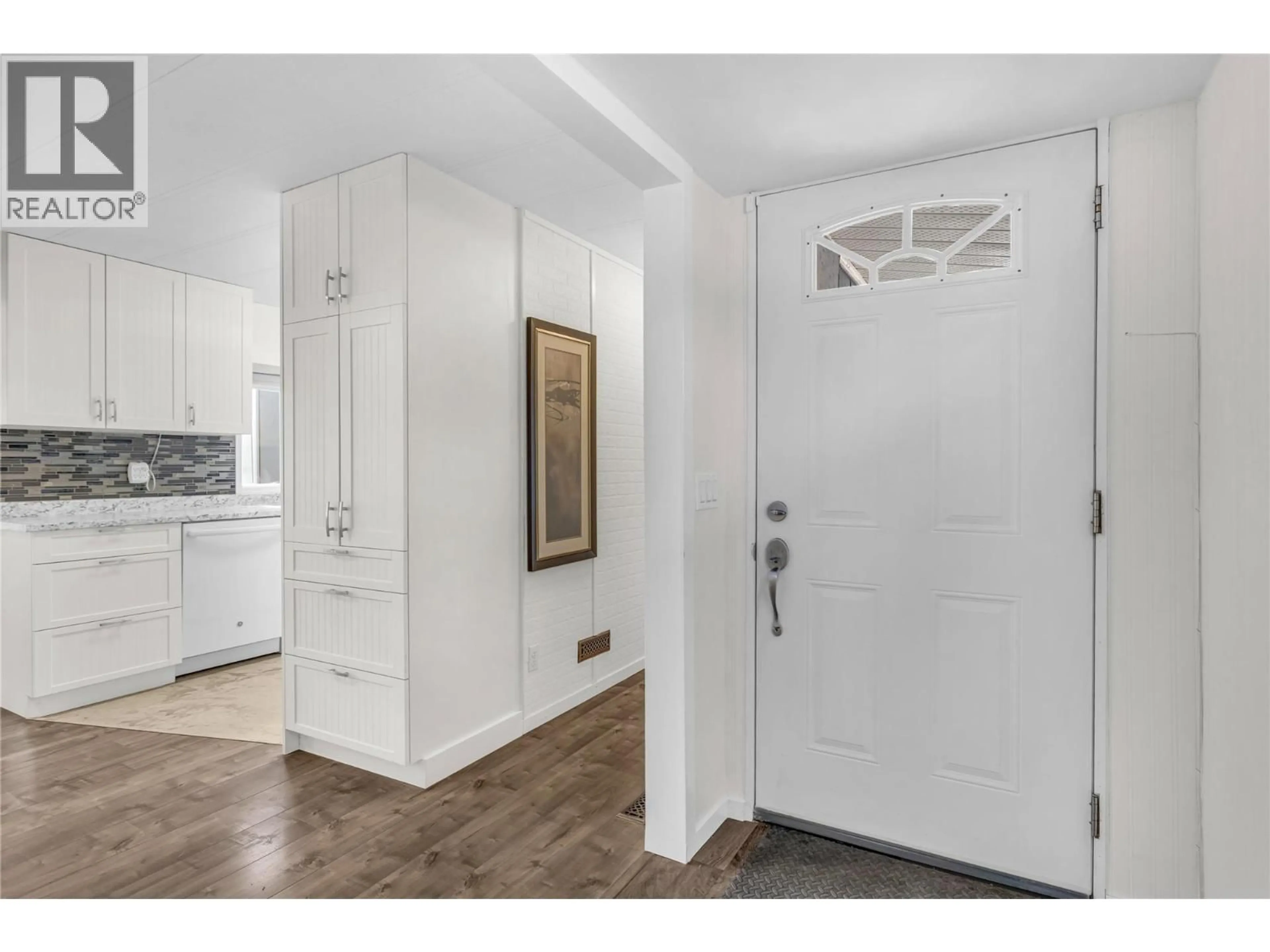 Indoor entryway for 111 - 1133 FINDLAY ROAD, Kelowna British Columbia V1X5A9