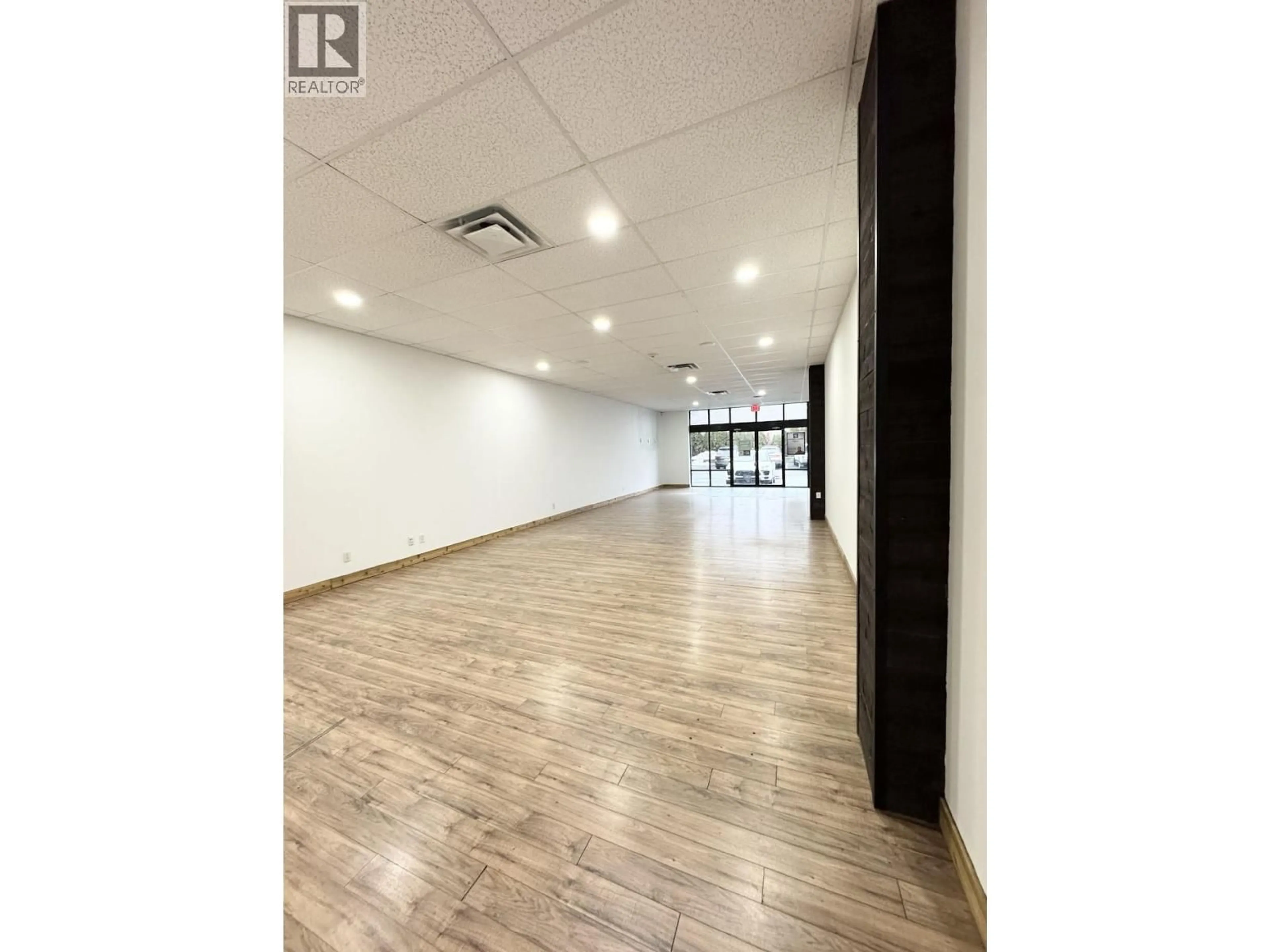 Indoor foyer for 102 - 2500 53 AVENUE, Vernon British Columbia V1T8H9