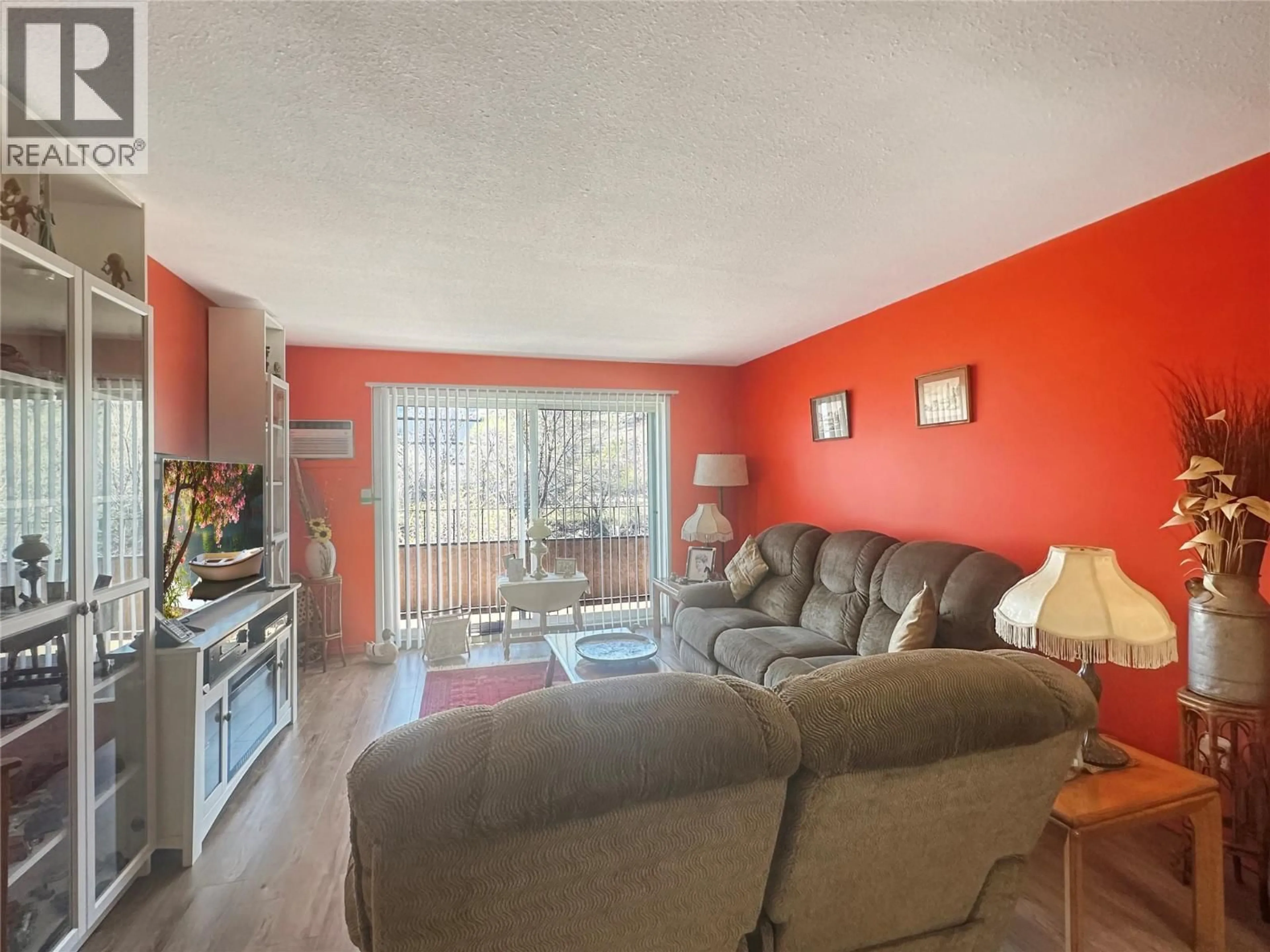 Living room with furniture, unknown for 211 - 337 MCKINNEY ROAD, Oliver British Columbia V0H1T3