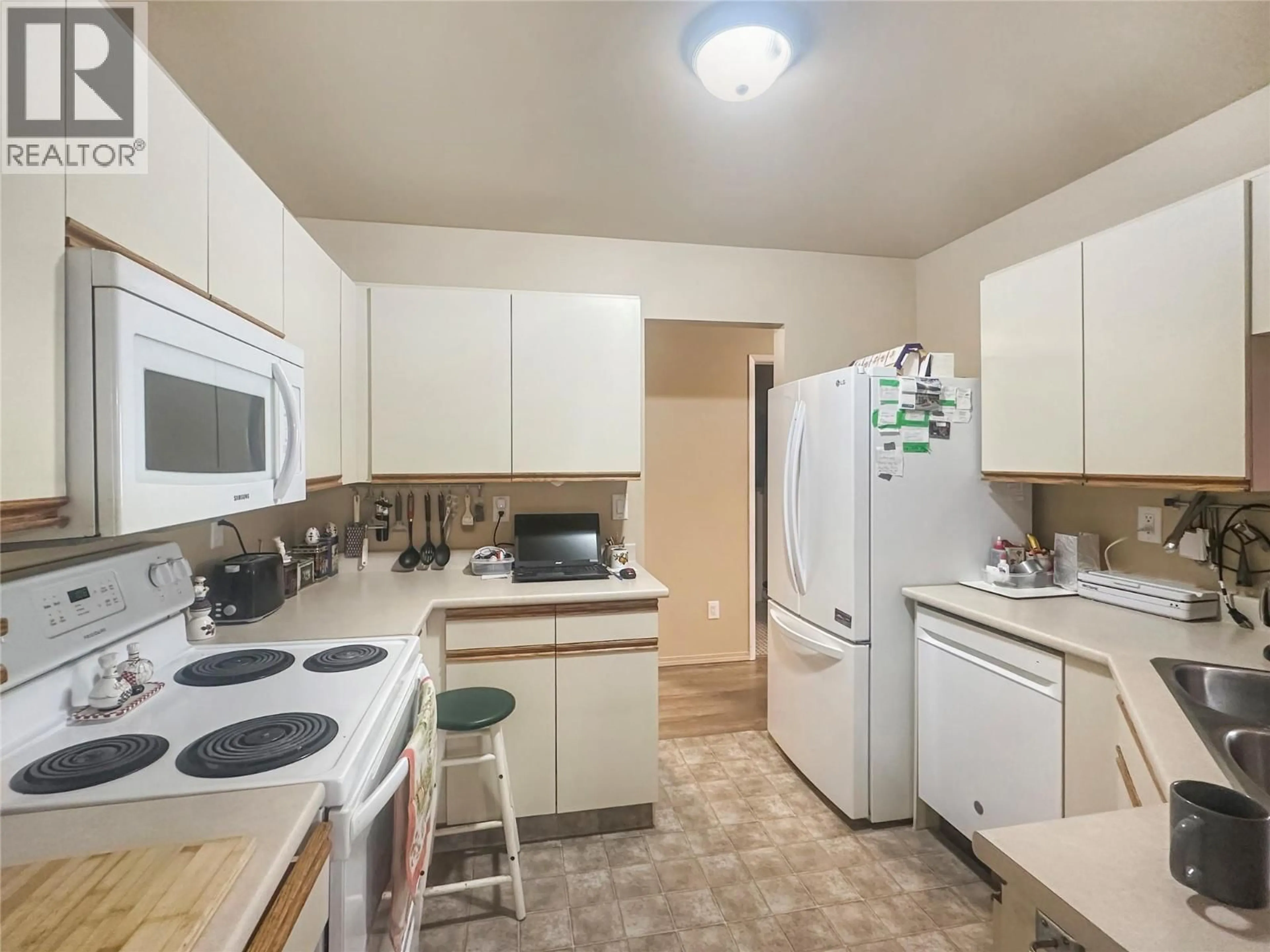 Standard kitchen, unknown for 211 - 337 MCKINNEY ROAD, Oliver British Columbia V0H1T3