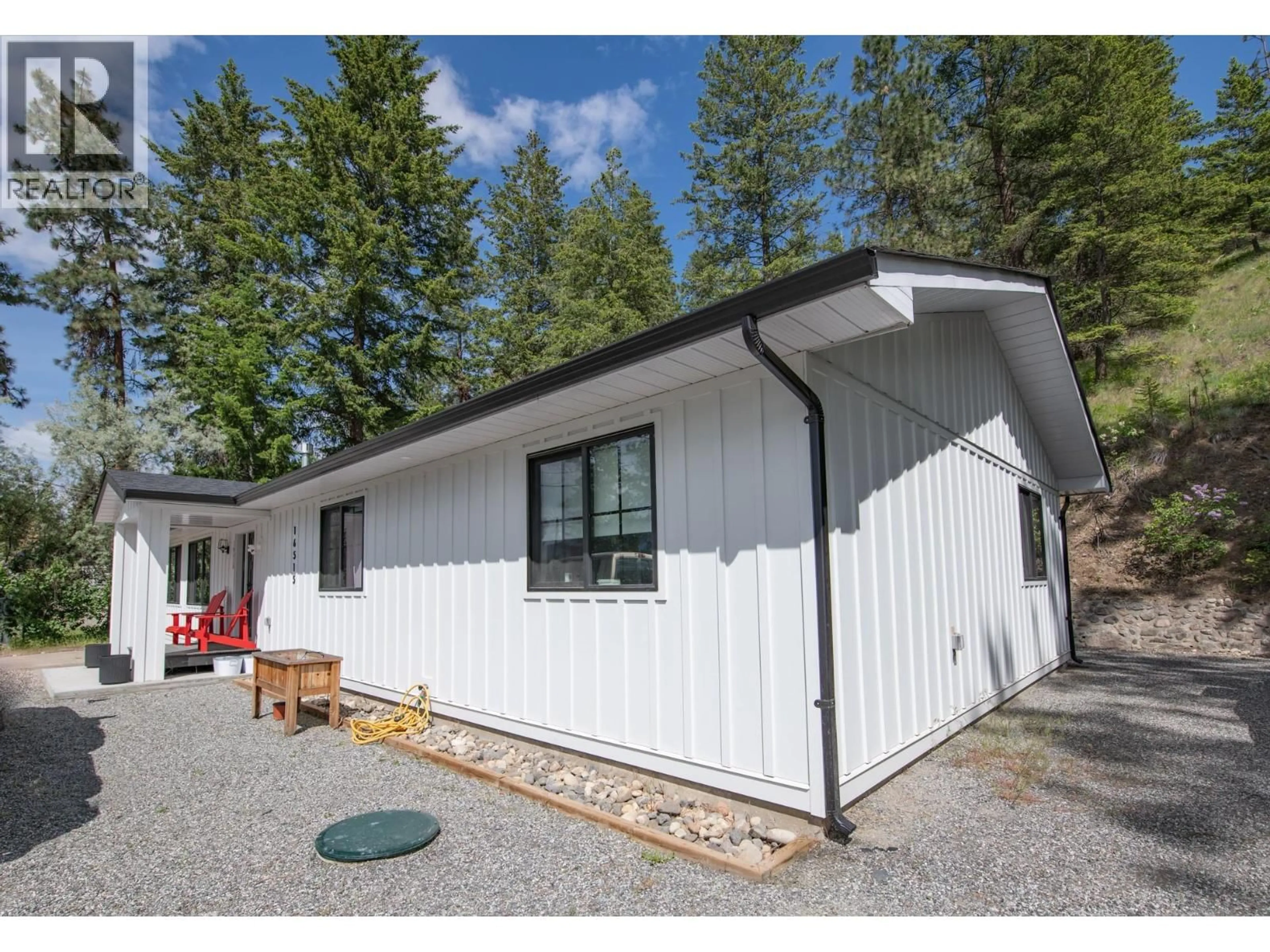 Home with vinyl exterior material, street for 16515 COMMONAGE ROAD, Lake Country British Columbia V4V1B3